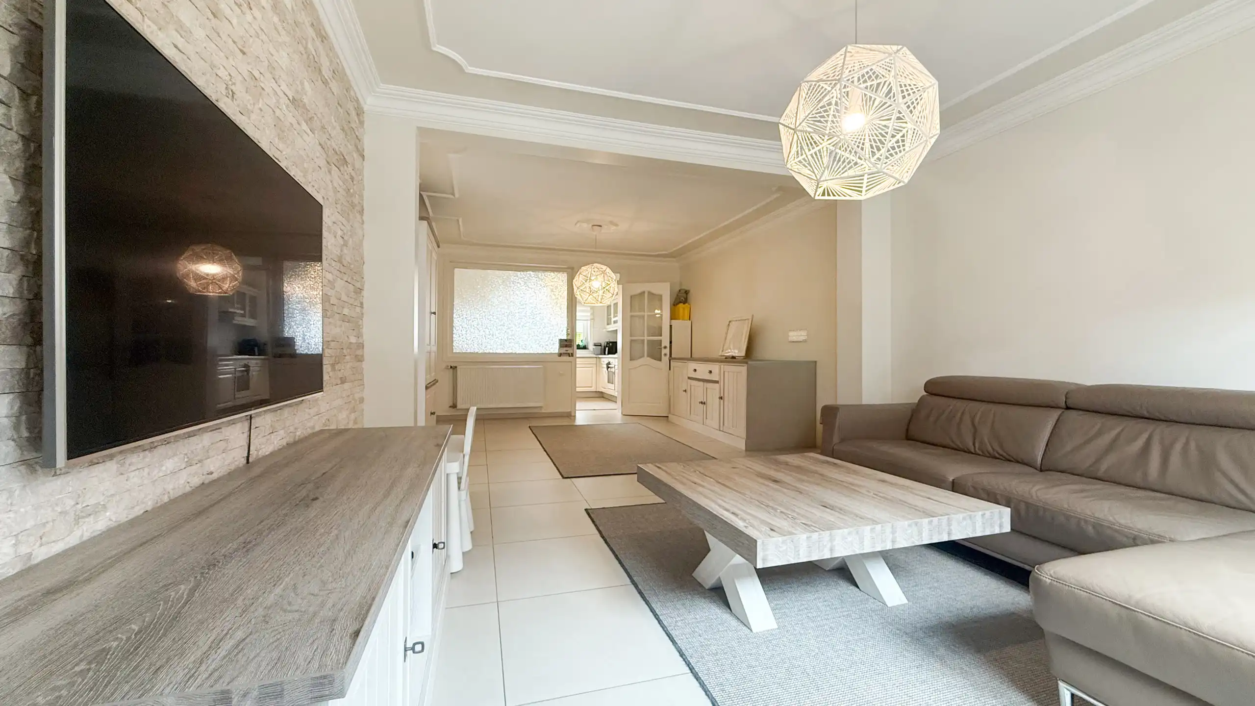Gezinswoning met 4 slaapkamers centraal in Heusden! foto 3