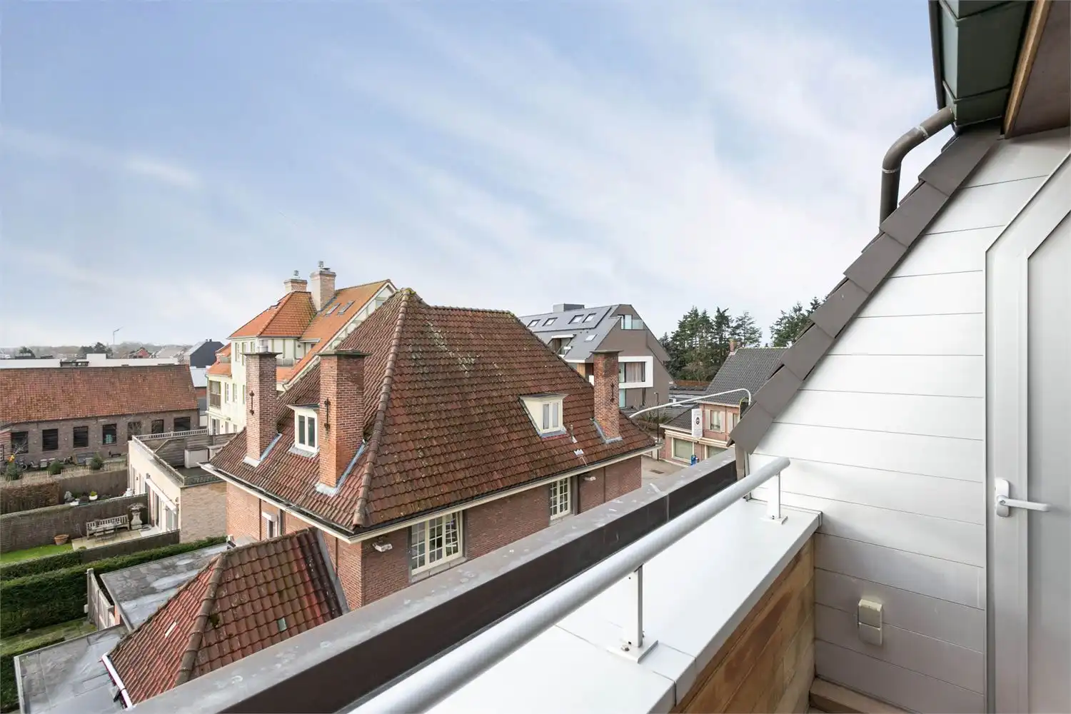 Instapklaar duplex dakappartement met terras in hartje Oostkamp foto 5