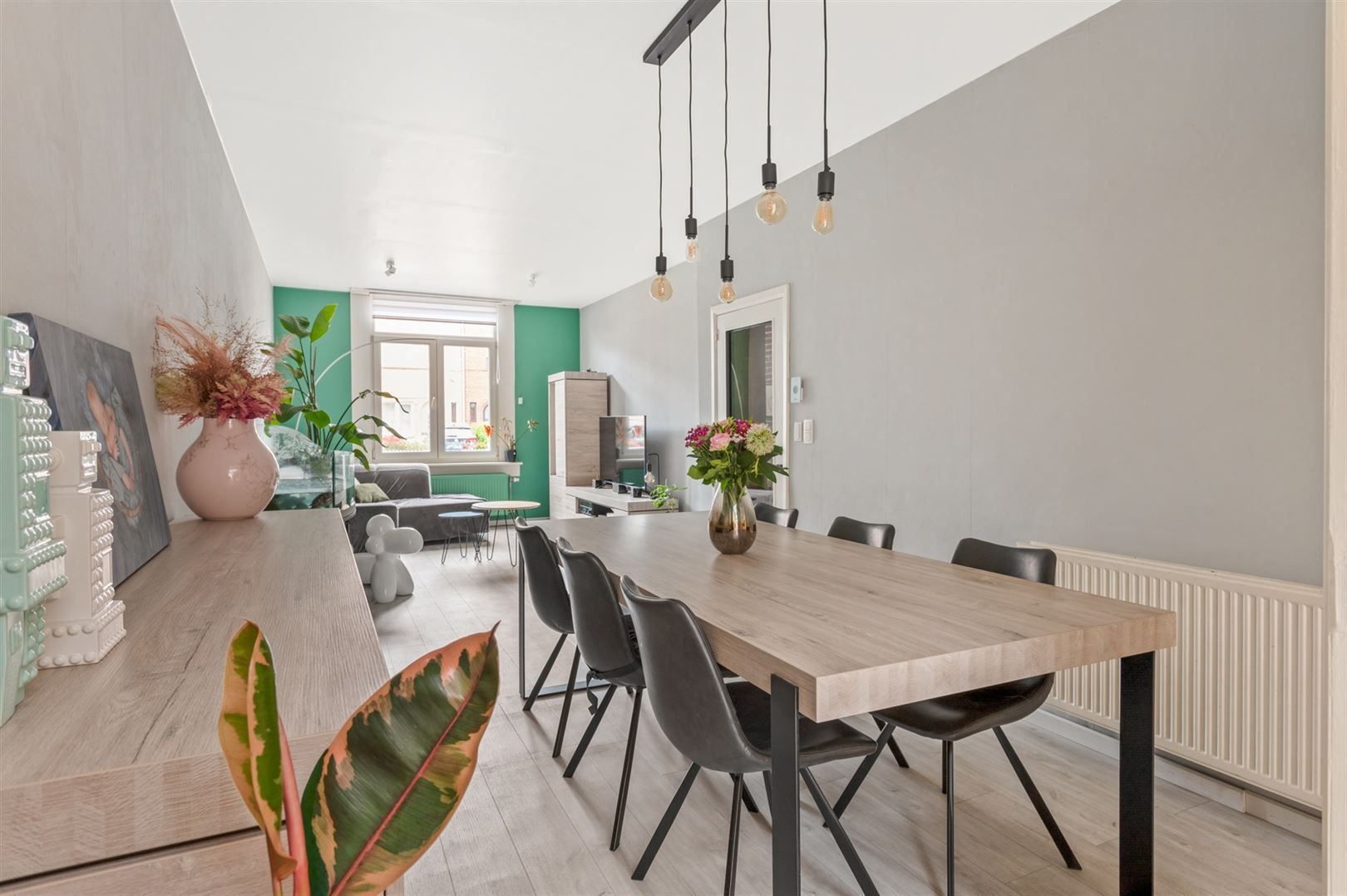 Centraal gelegen ééngezinswoning met 4 slaapkamers en tuin. foto 5