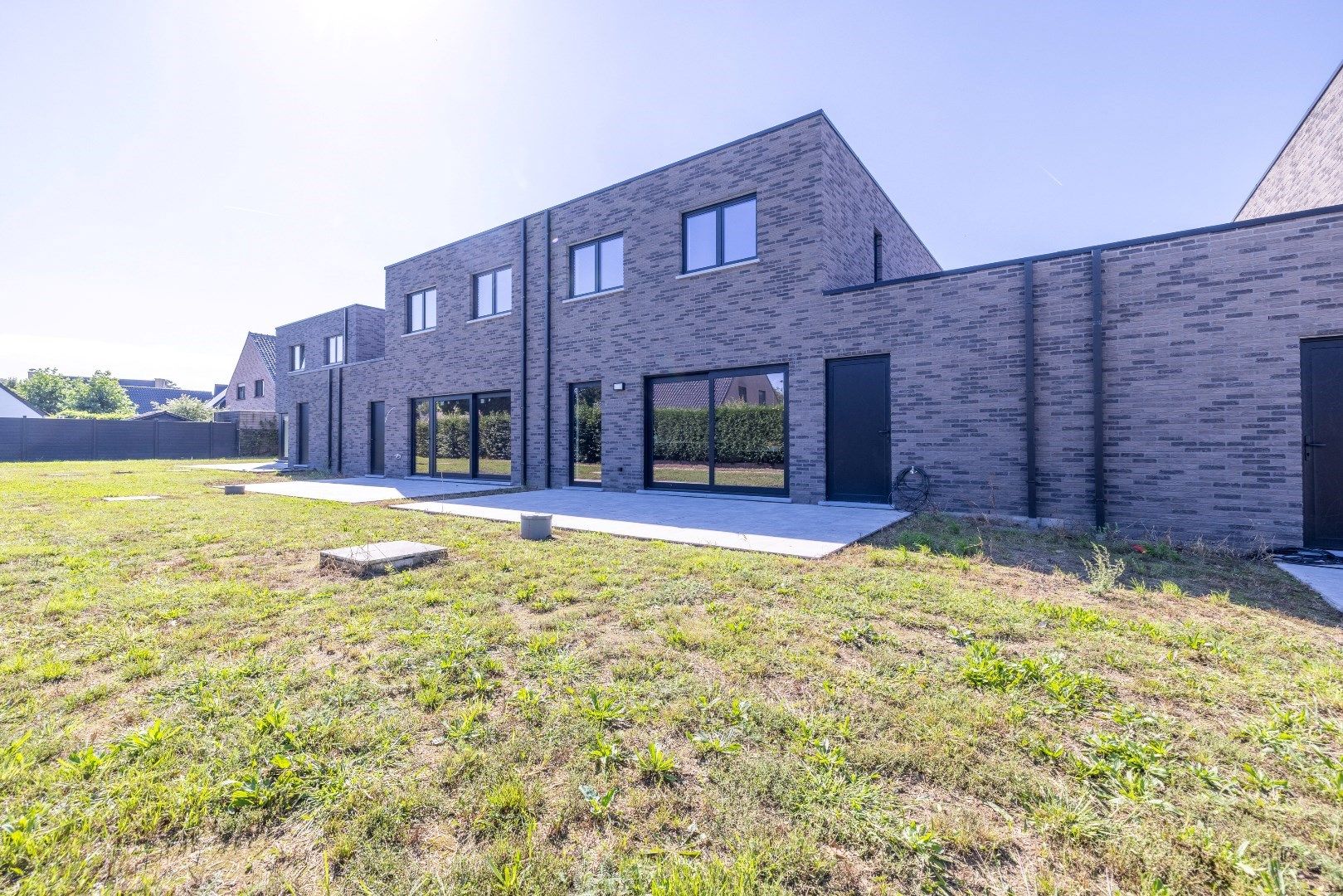 HALF OPEN NIEUWBOUW BEN-WONING MET 3 SLK, GARAGE, TERRAS EN TUIN foto 10
