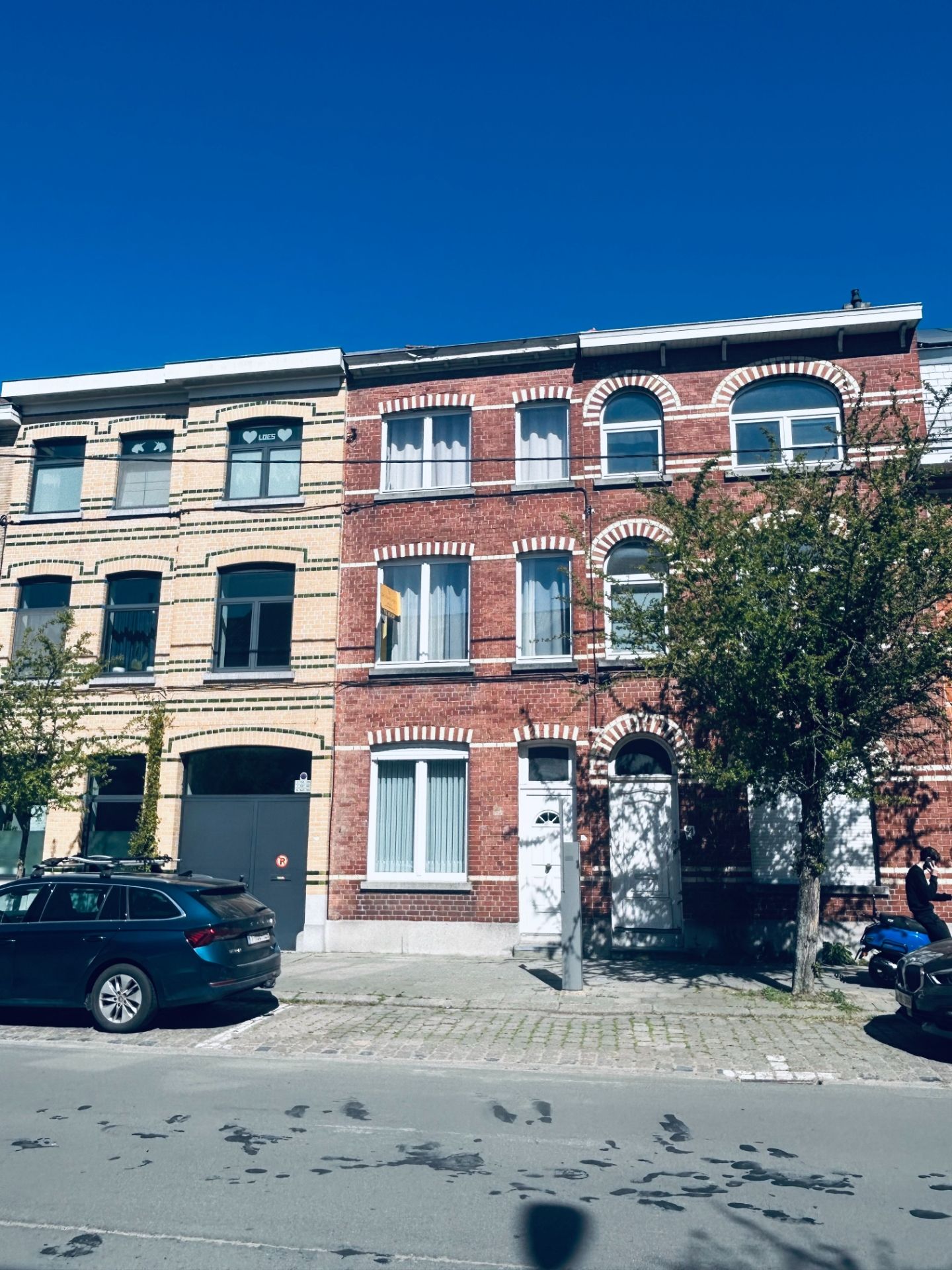 Ruime charmante woning aan de rand van Kortrijk foto {{pictureIndex}}