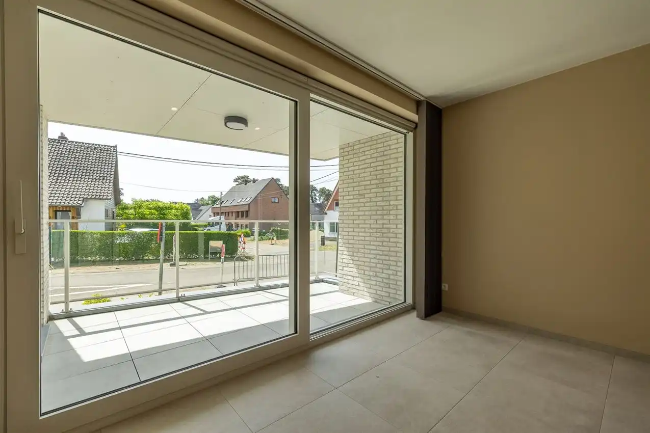 Gelijkvloers app. met twee slaapkamers, zuidterras, garage nabij bossen foto 8