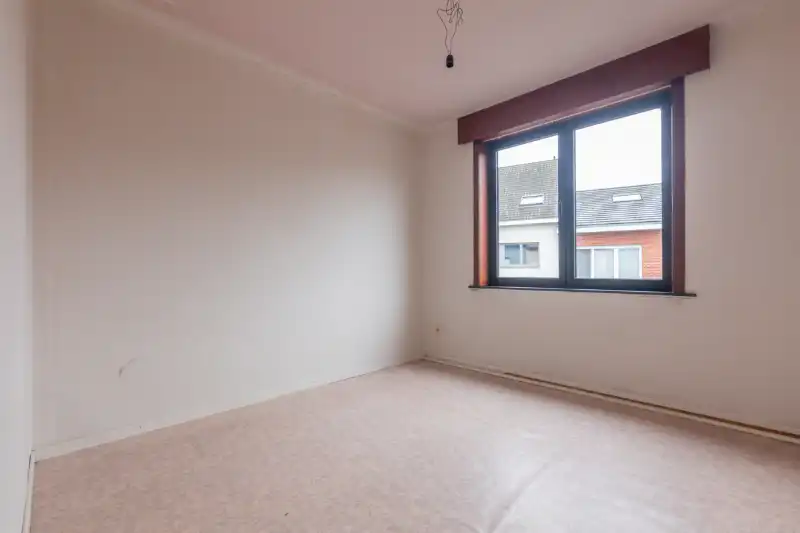 Handelshuis : winkel +/-  50m² , 3 slaapkamers, ruime  leefruimtes,groot terras... foto 10