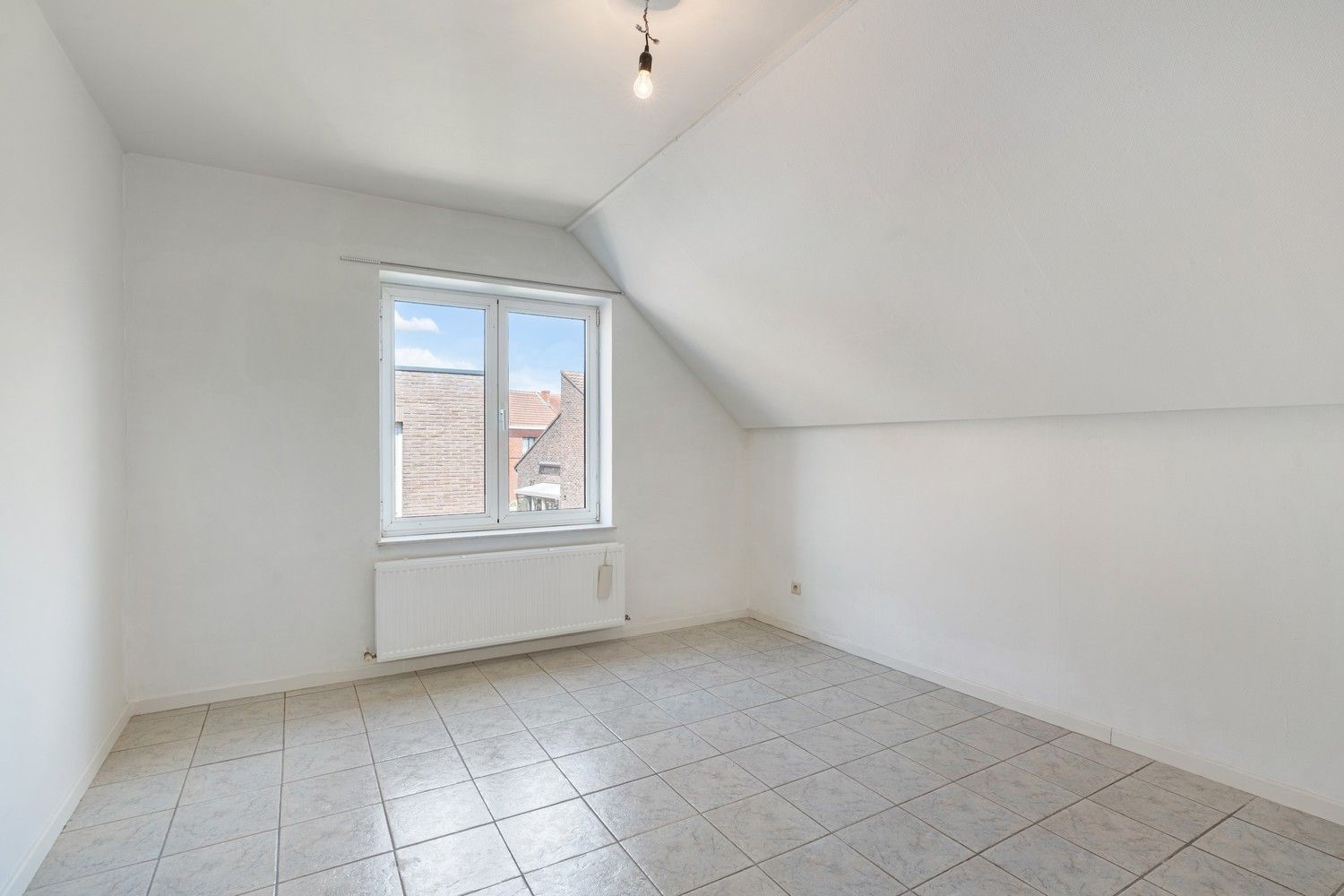 Instapklaar appartement met groot terras op gunstige locatie! foto 5