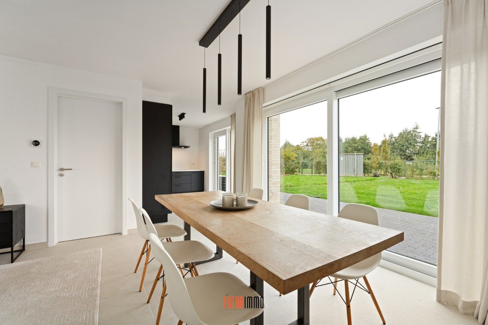 Nieuwbouwwoning met garage foto 4