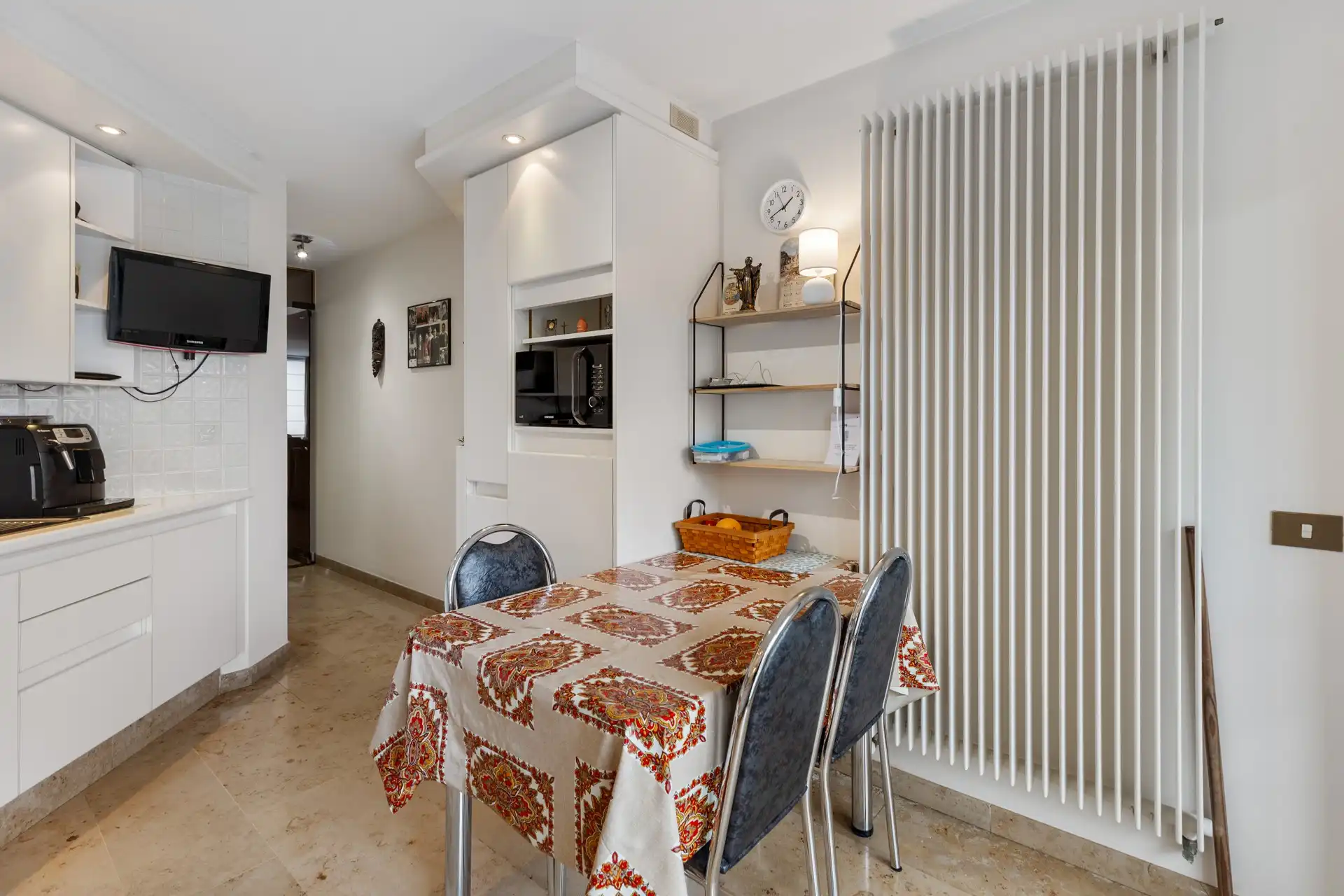 Instapklaar en energiezuinig appartement in hartje Izegem foto 17