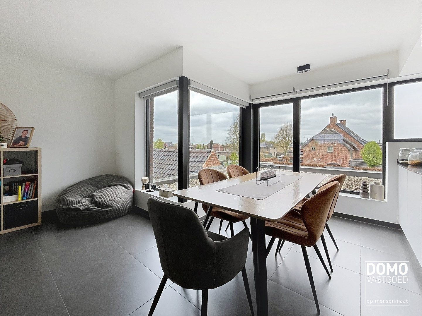 RECENT NIEUWBOUW DUPLEX APPARTEMENT MET MAAR LIEFST 3 RUIME BERGINGEN, 2 SLAAPKAMERS EN AUTOSTANDPLAATS TE SPALBEEK foto 5