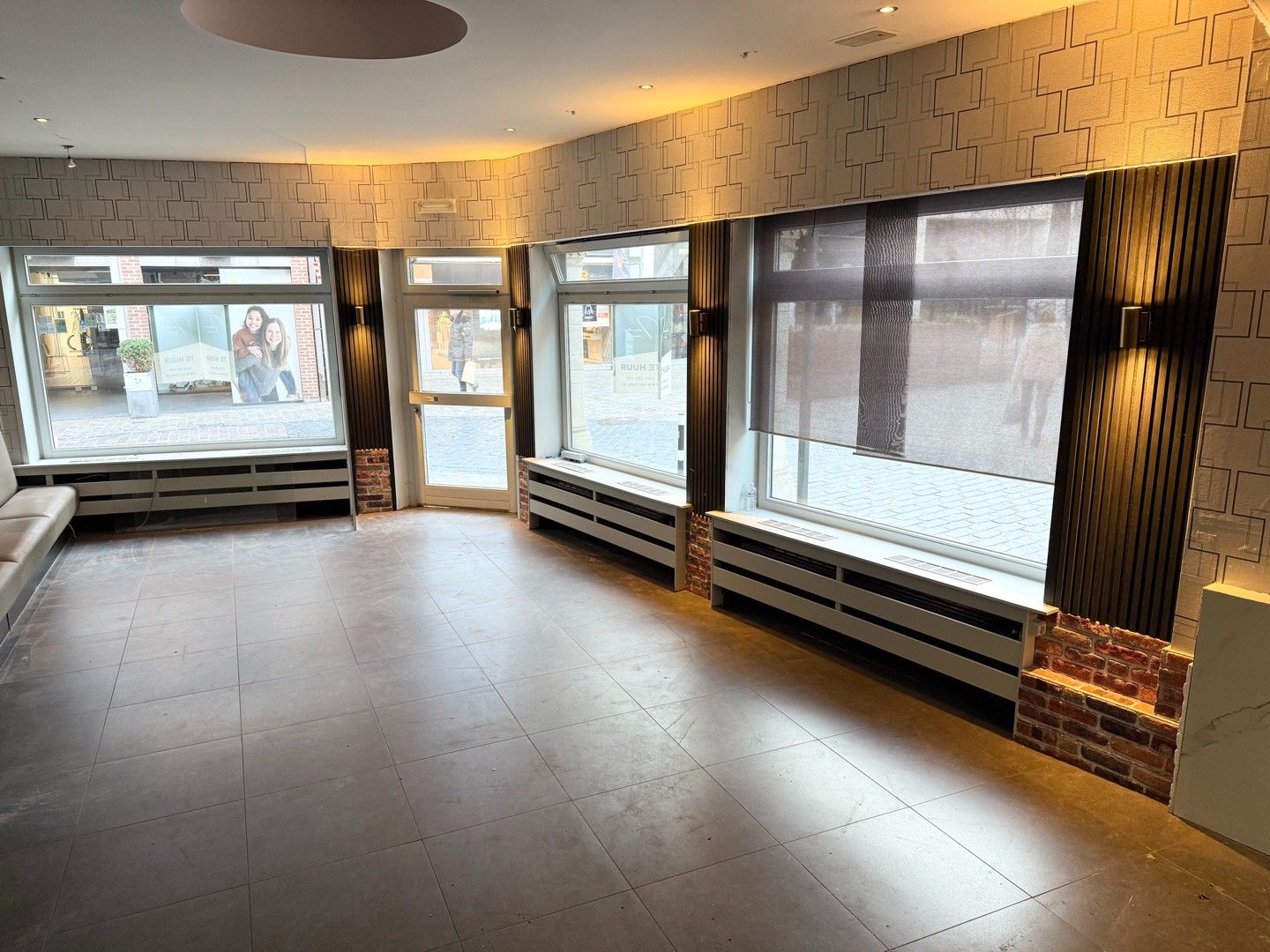 Te huur : Handelspand met woonst foto 3