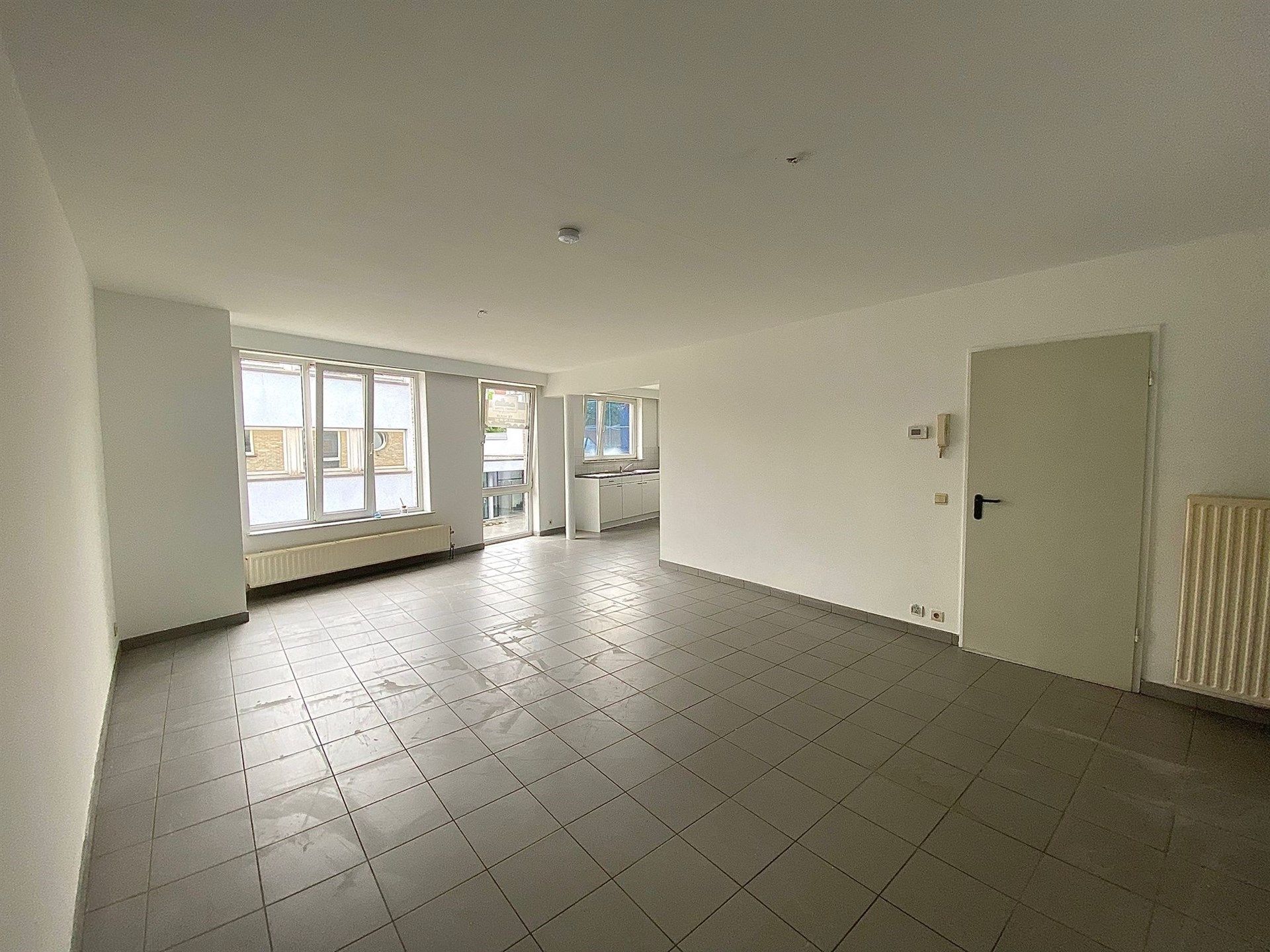 Appartement met twee slaapkamers en staanplaats nabij het centrum van Aalst foto 3