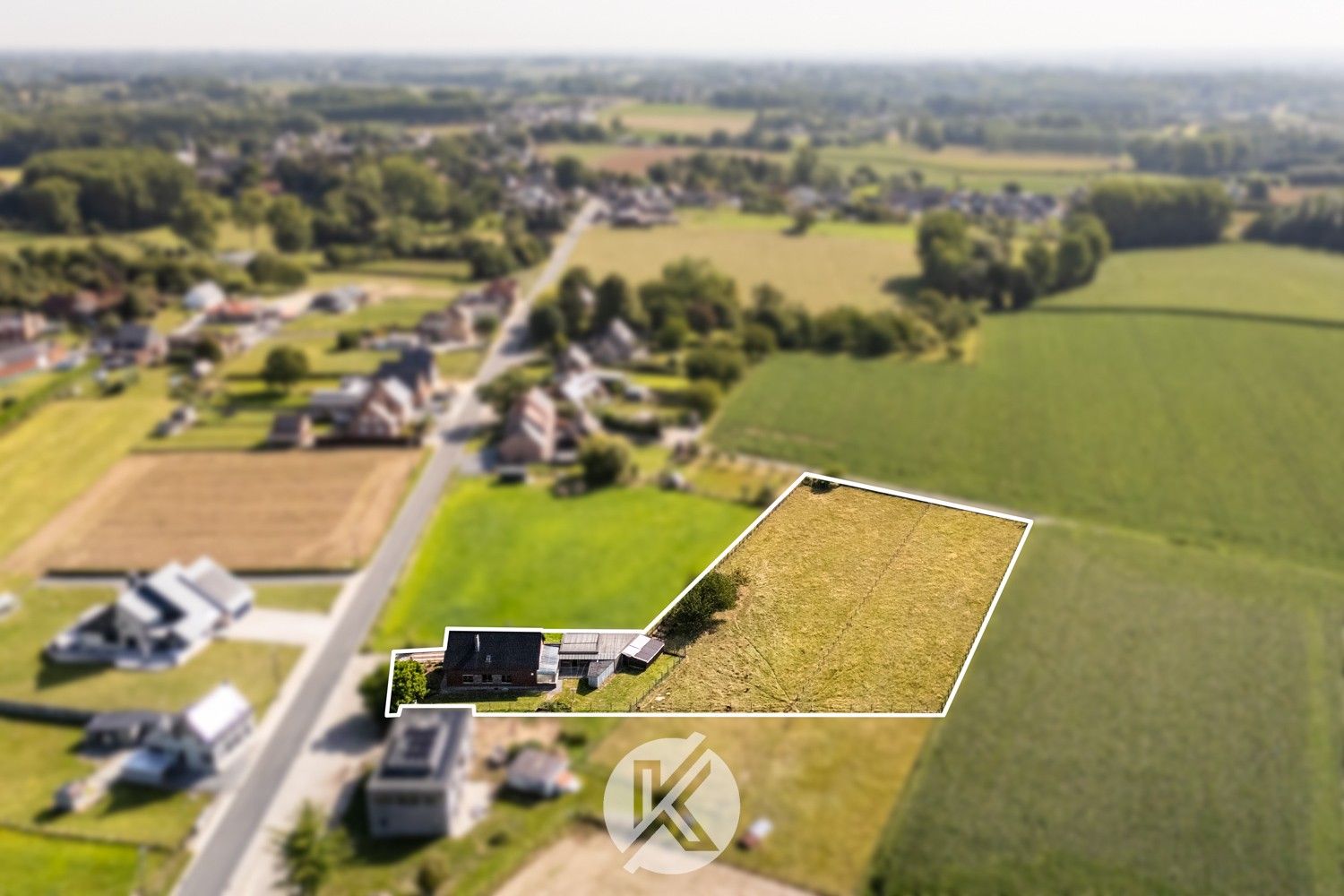 Robuuste woning met omliggende weides foto 22