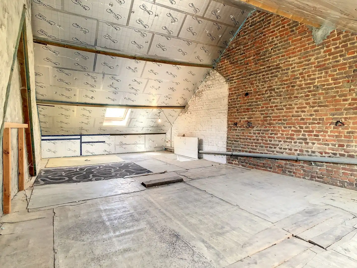 Centraal gelegen woning met twee ruime slaapkamers, zonnige tuin en droge kelder - EPC 252 kWh/m² - bewoonbare oppervlakte van 143 m² foto 16
