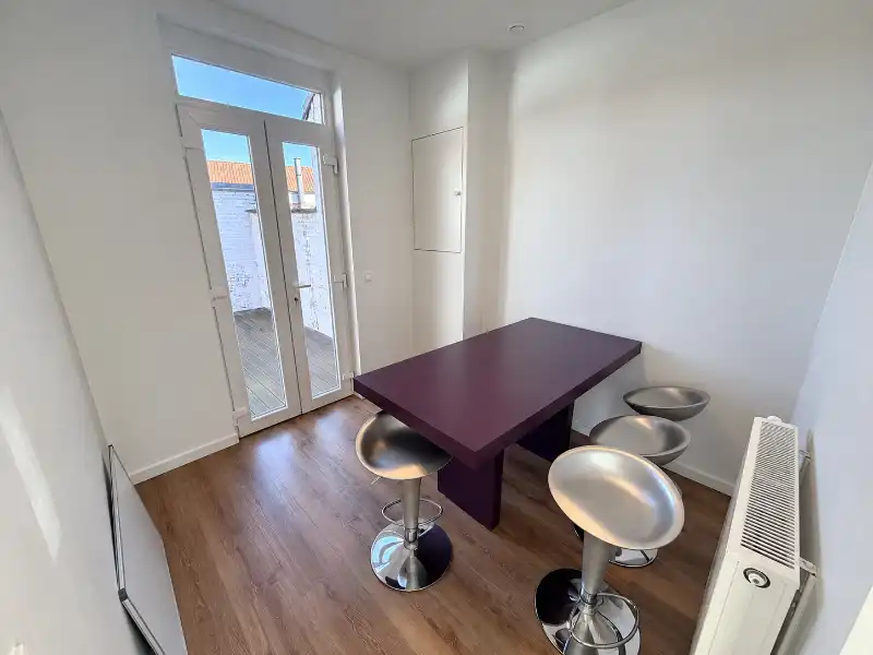 --- NIEUW --- Mooi duplex-appartement met 2 slaapkamers en zeer groot dakterras. foto 7