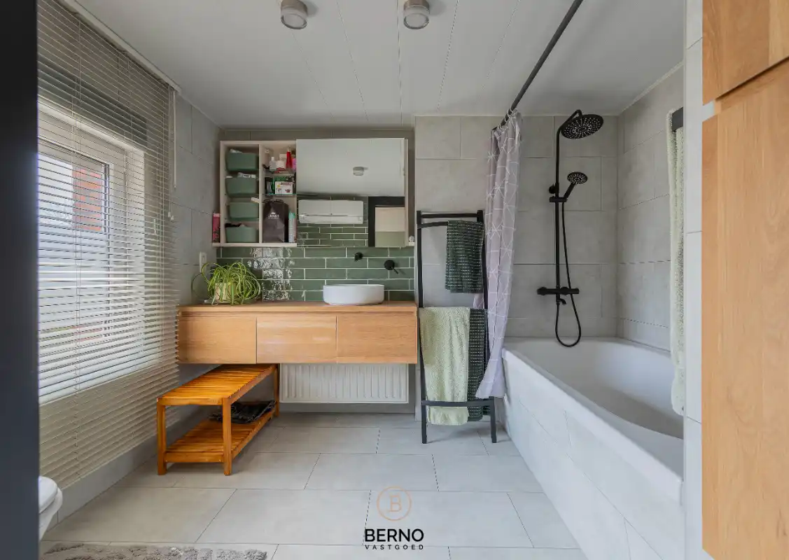 Instapklare gezinswoning op een perceel van 840 m² (weide van 1718m2) foto 9