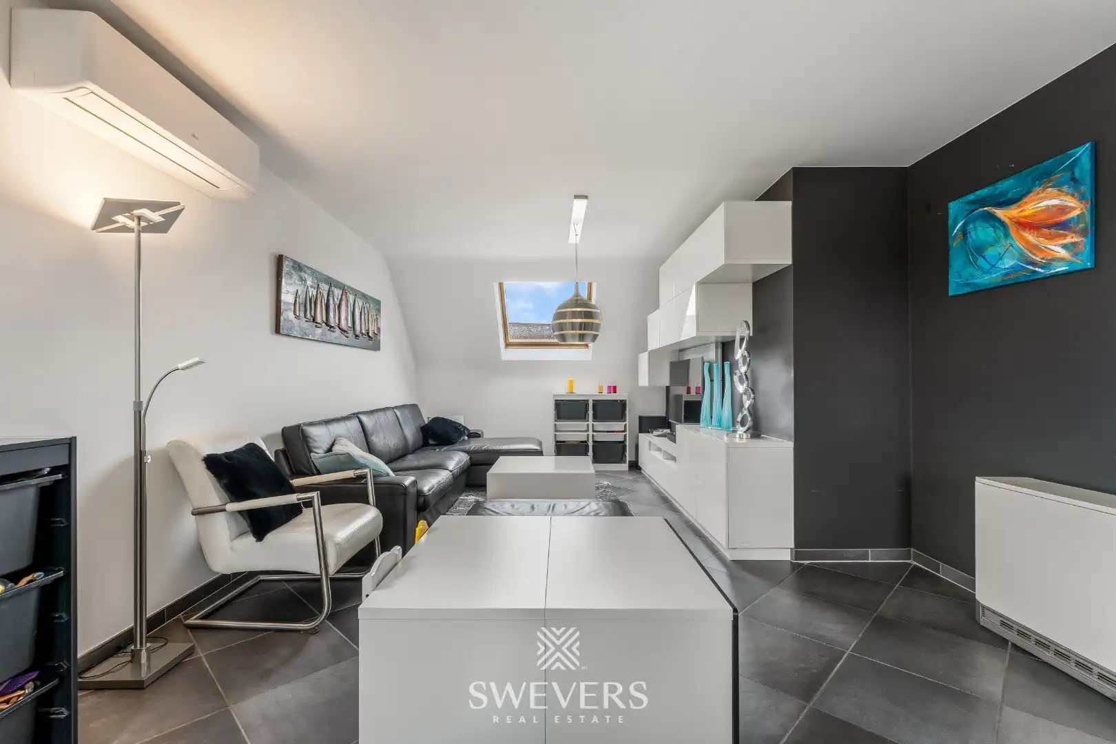 Ruim duplex appartement met 2 slaapkamers en garage foto 7