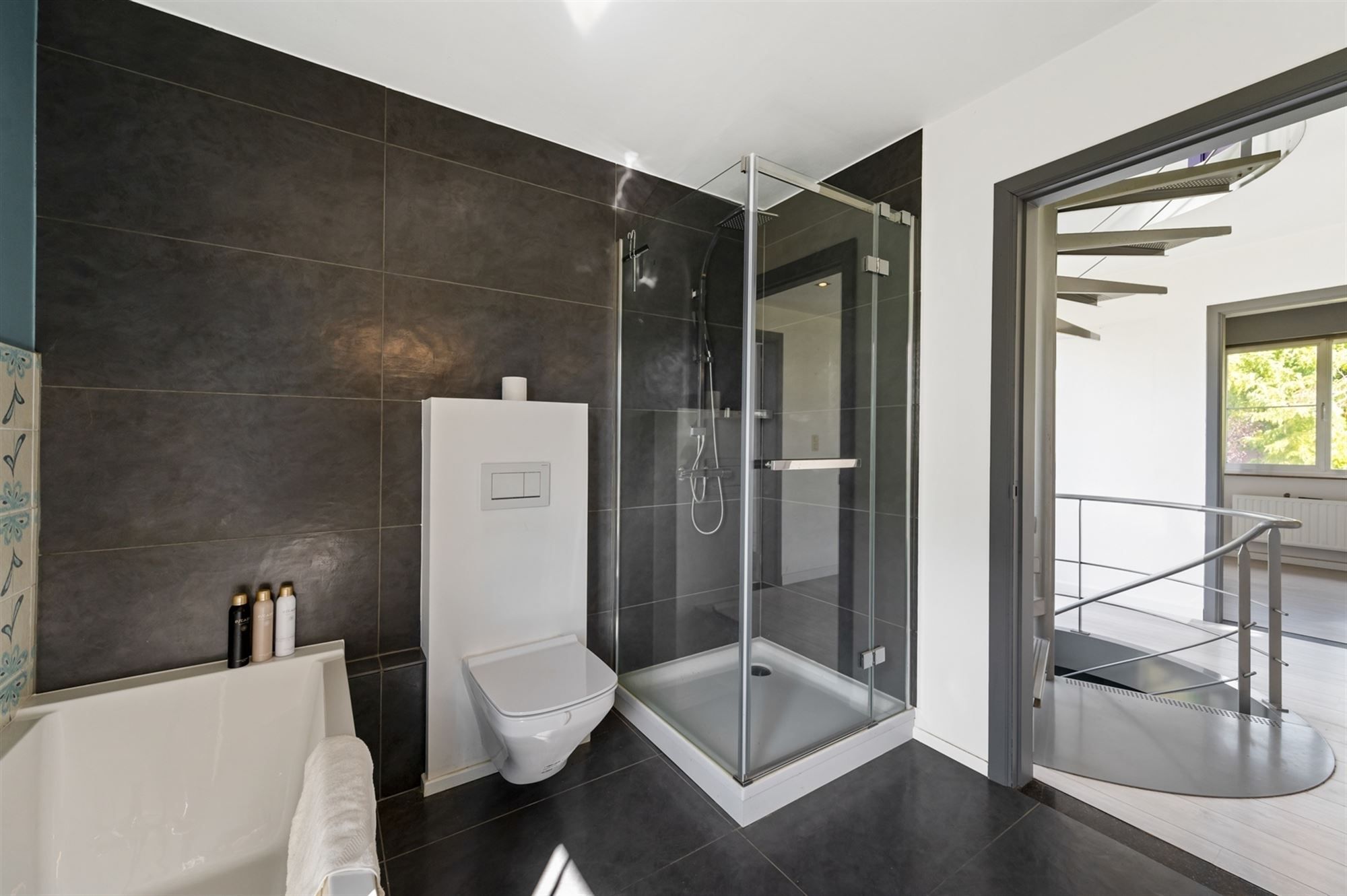 Recent gemoderniseerde woning te Duffel foto 10