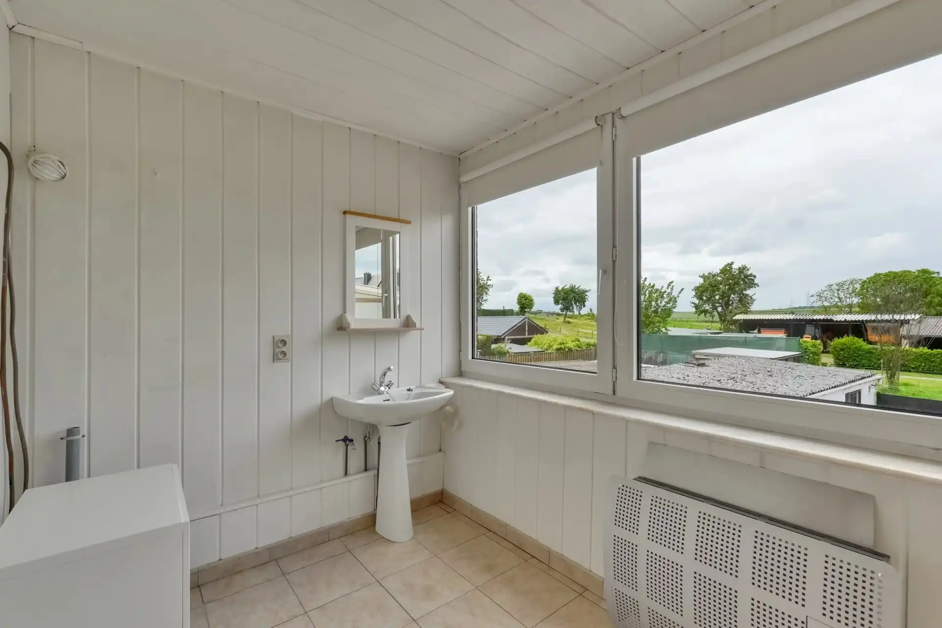 Charmante woning met 2 slaapkamers, garage én magazijn foto 6