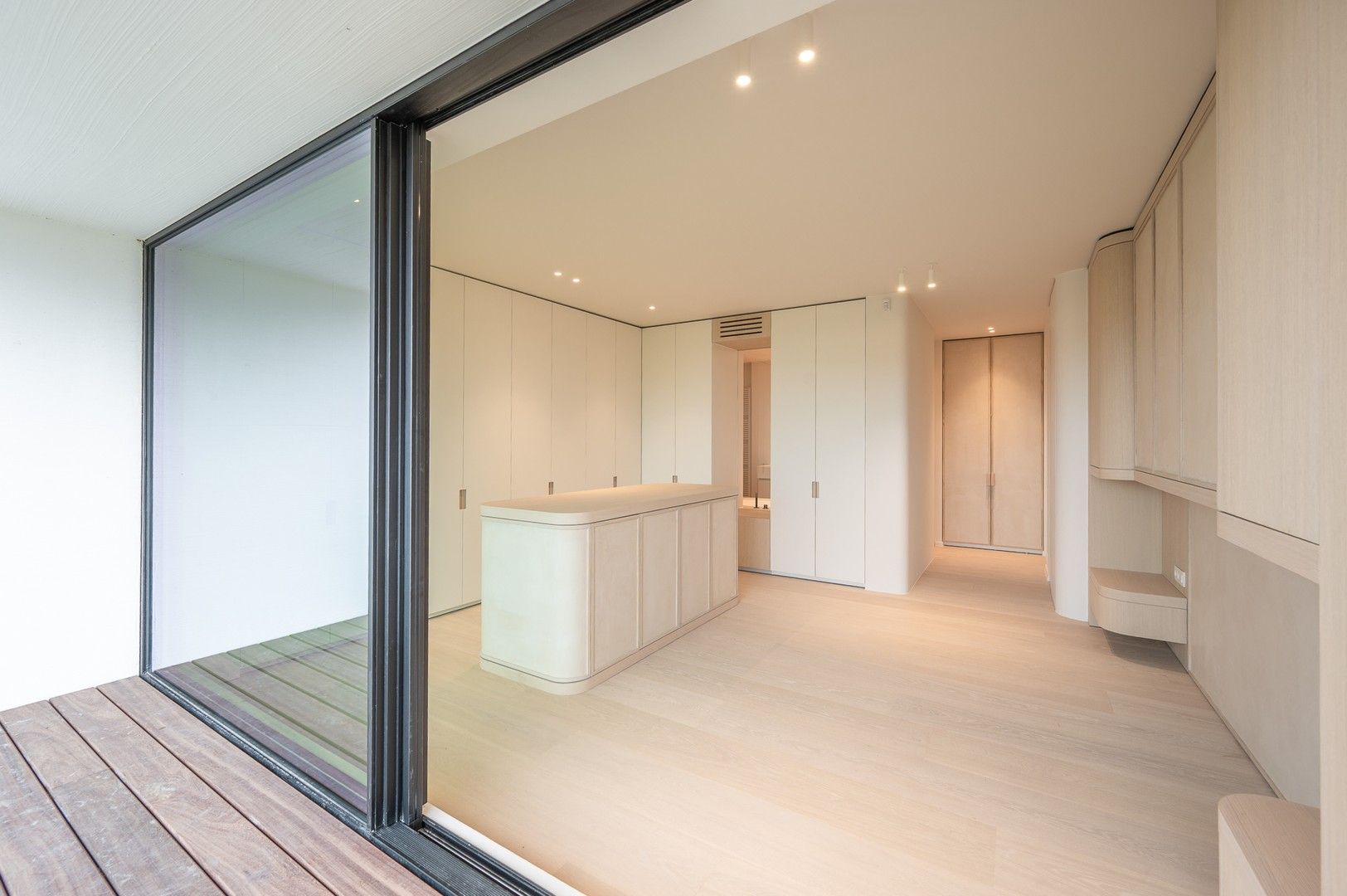 Luxueuze nieuwbouwvilla gelegen aan de rand van het Zoute, op slechts enkele minuten van de zee en het strand. foto 26