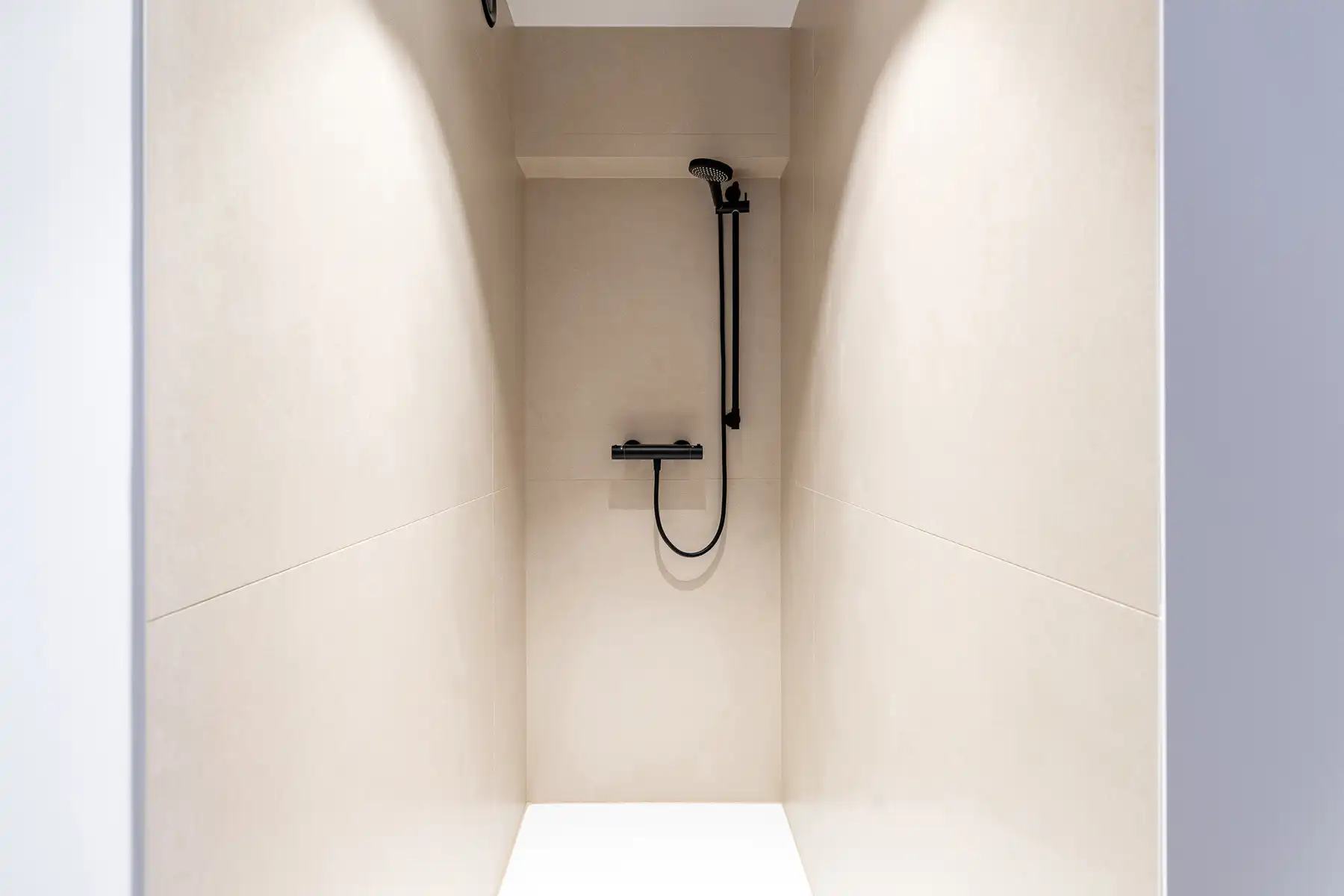 Gerenoveerd appartement met zijdelings zeezicht foto 14