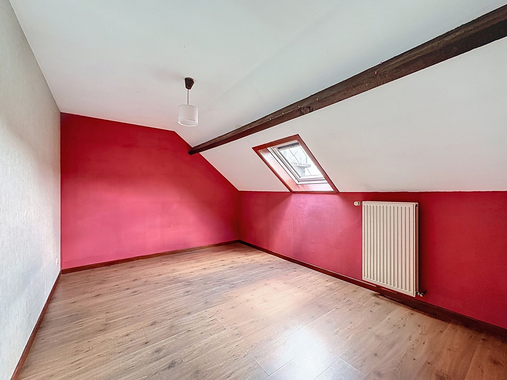 Een ruime te renoveren rijwoning van 207m² met zonnig terras foto 12
