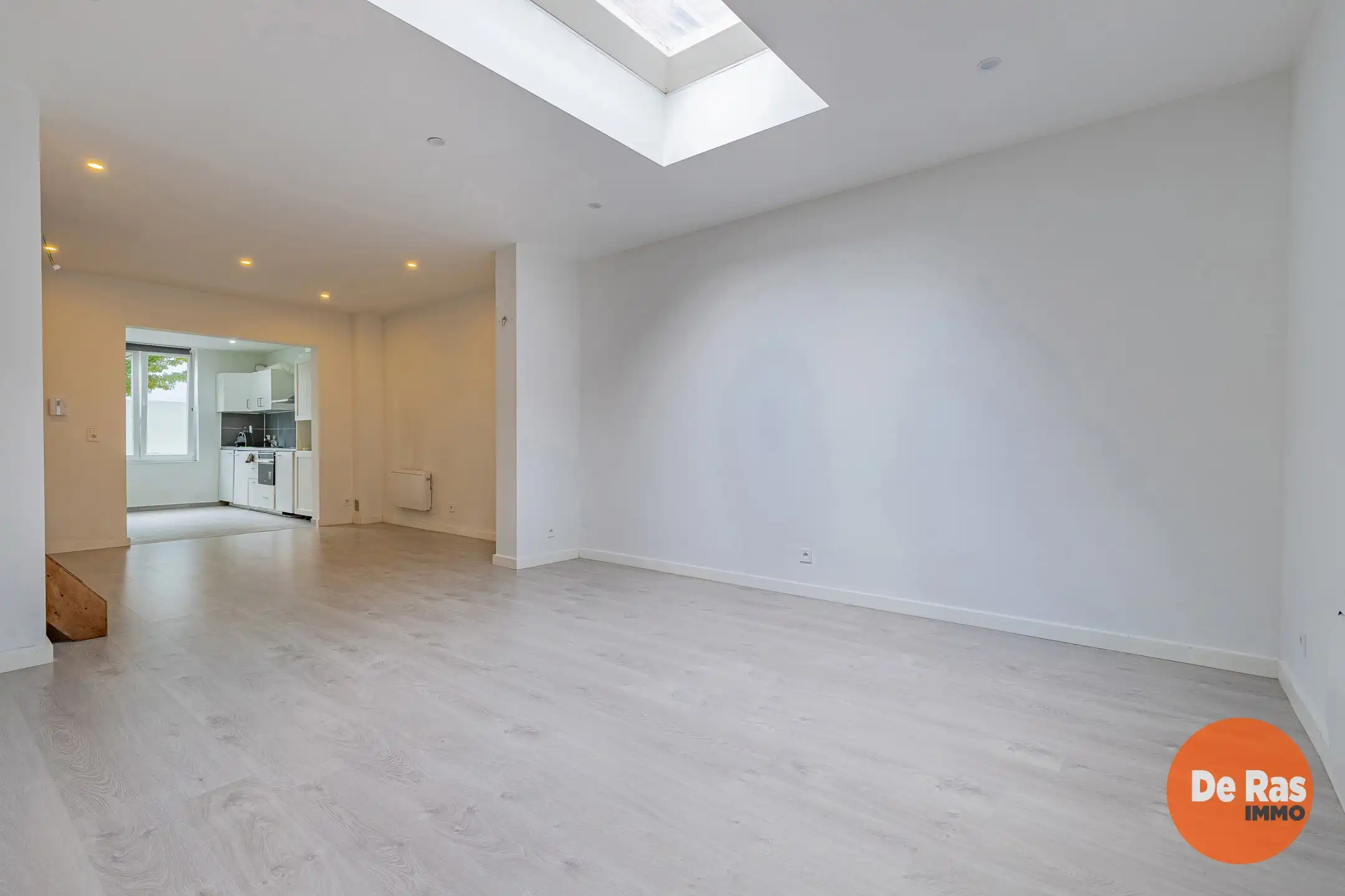 GRIMBERGEN-Gerenoveerde woning zonder tuin/koer aan de vaart foto 9