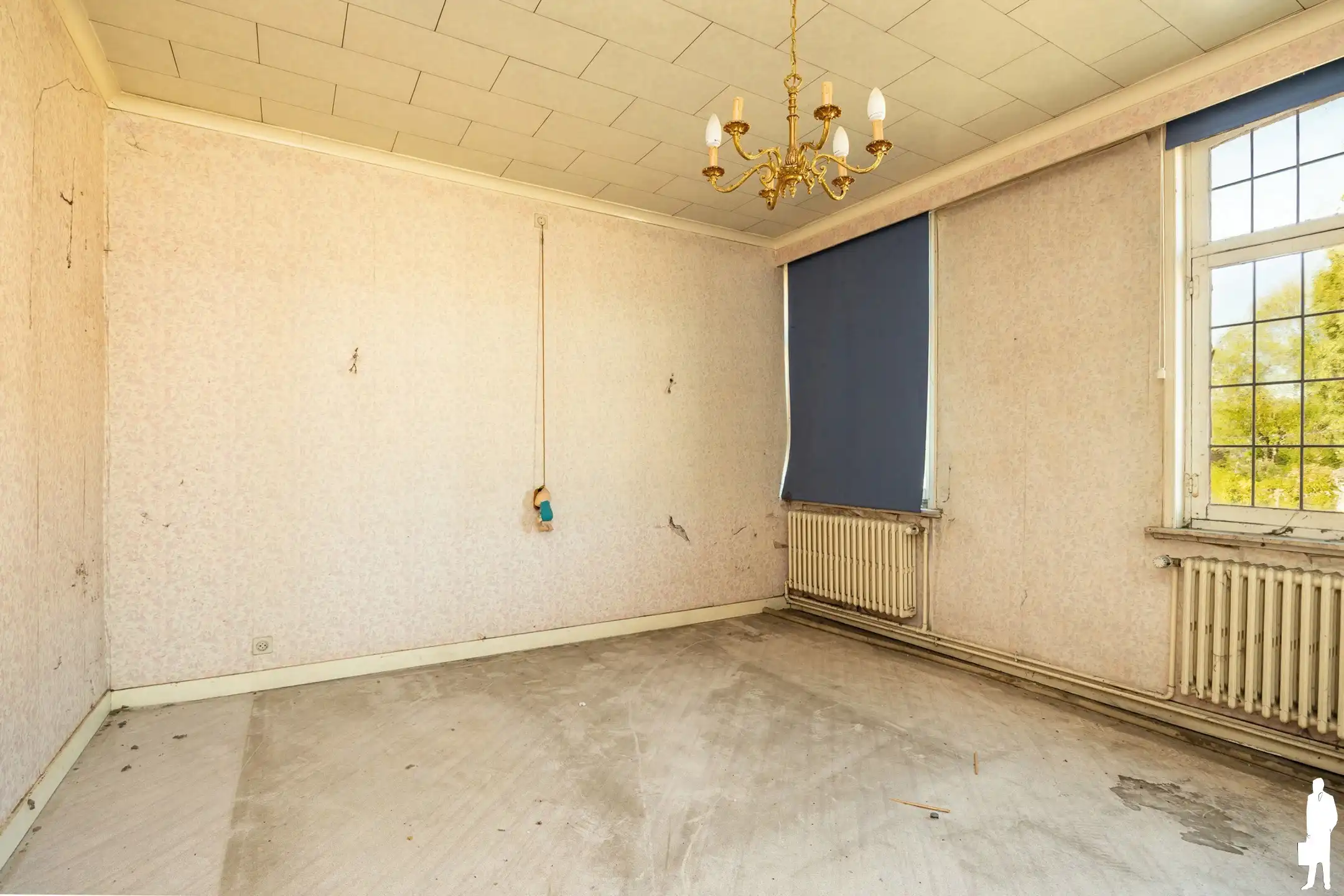Te renoveren ruime woning met werkplaats foto 11