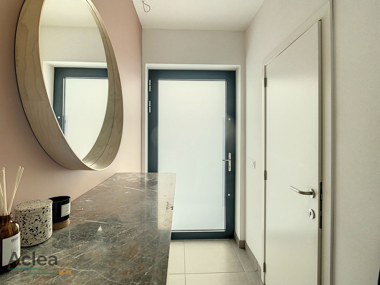 Ruime gezinswoning met 3 slpk + garage foto 3