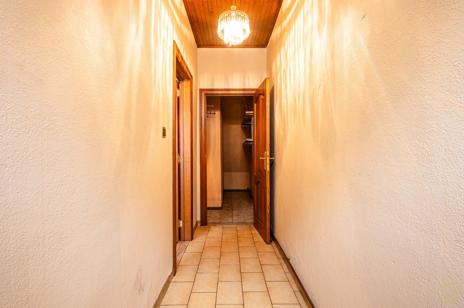 Te renoveren stadswoning met potentieel in hartje Eeklo foto 2