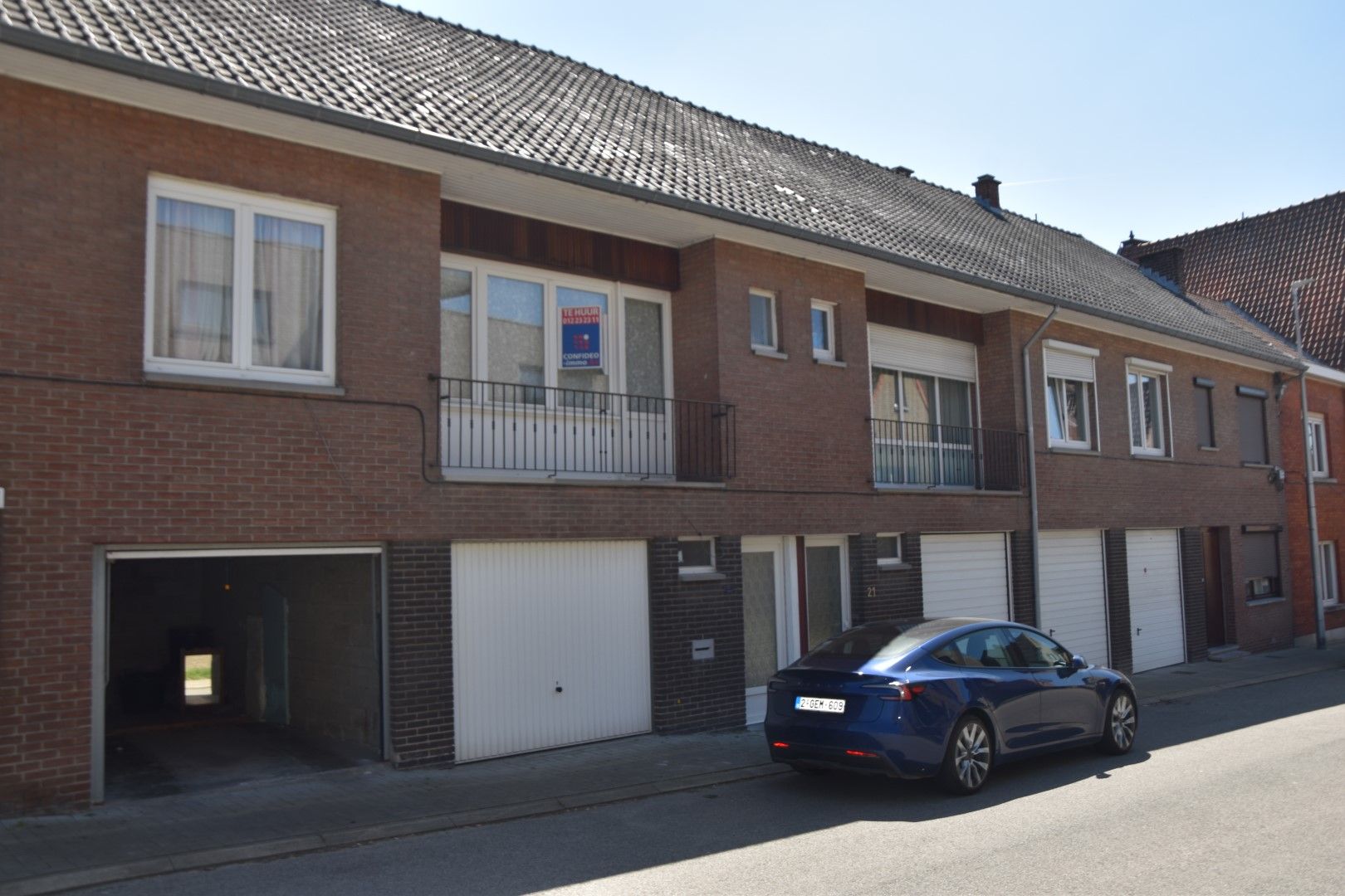 Rijhuis te huur foto {{pictureIndex}}