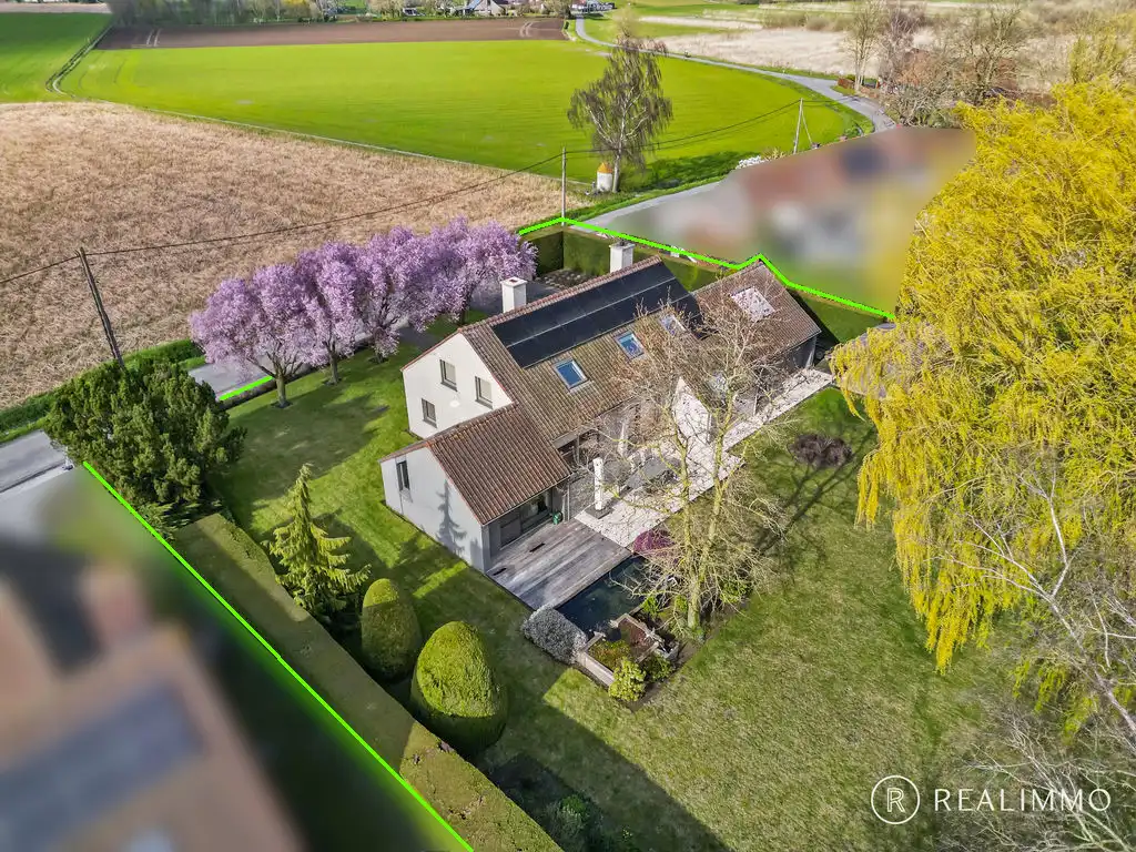 Ruime villa met 4 slaapkamers op ruim perceel met prachtige ligging! foto 2