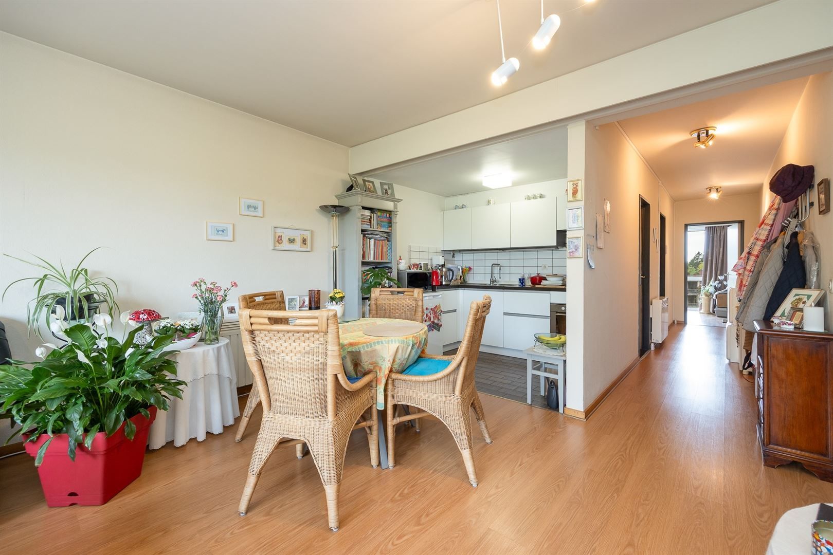 Dit is een topper! Ruim en licht appartement in hartje Brasschaat foto 5