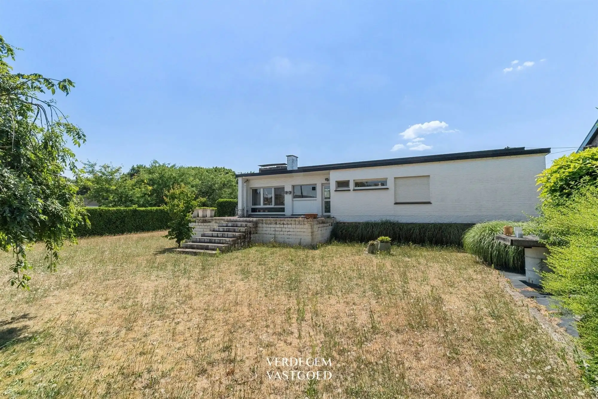 Te renoveren bungalow of projectpotentieel voor nieuwbouw woningen op een perceel van 1.175m² foto 19