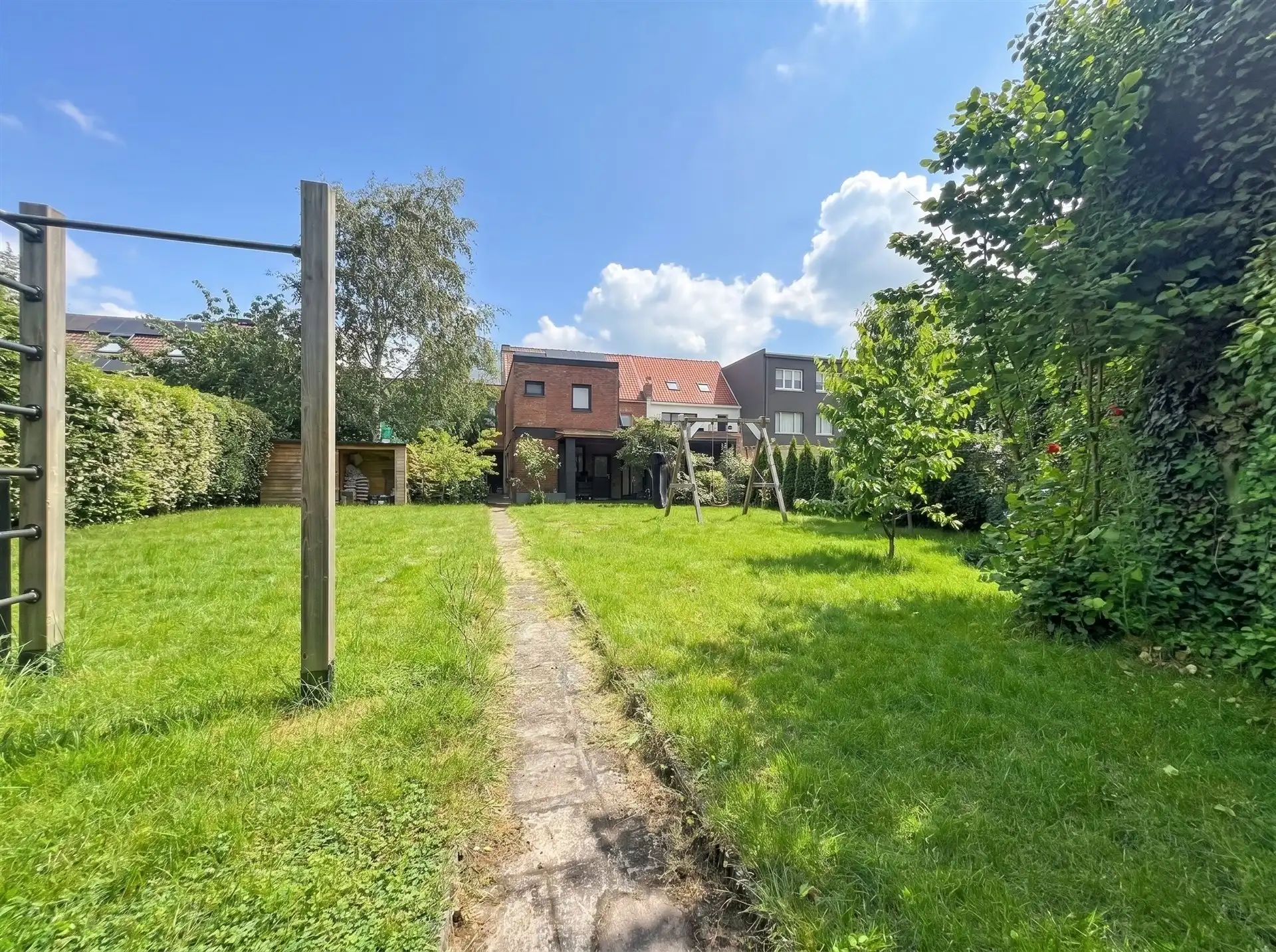Prachtige instapklare woning met zonnige tuin en 5 slaapkamers! foto 3