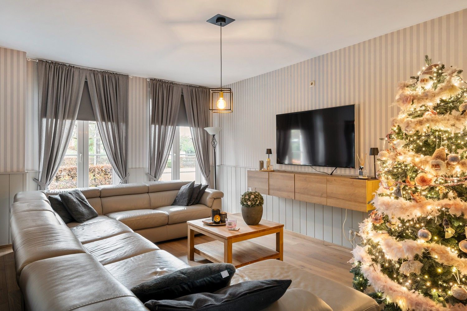 Ruime, instapklare pastorijwoning met bijgebouw op 1 180 m². foto 5