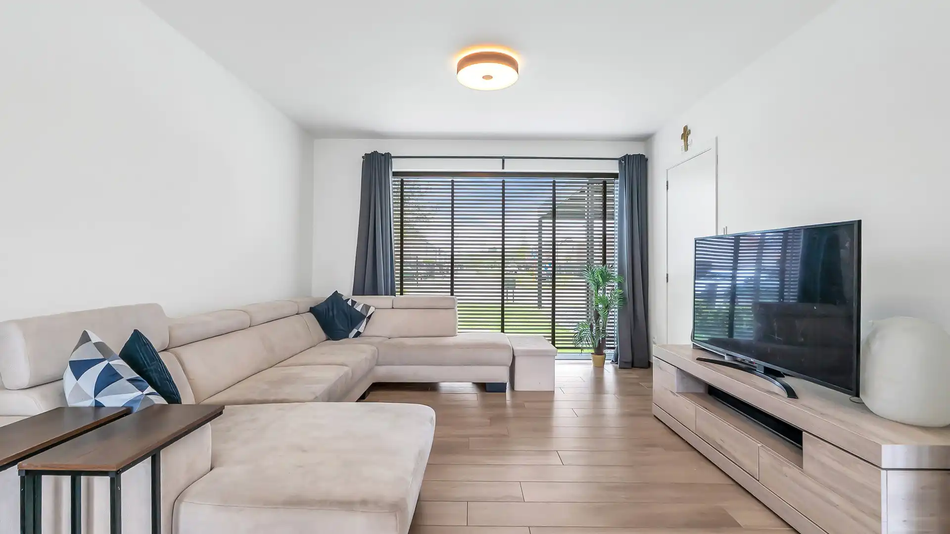 INSTAPKLARE ENERGIEZUINIGE GEZINSWONING MET 3 SLPKS EN ZONNEPANELEN TE KOOP IN MAASMECHELEN foto 3