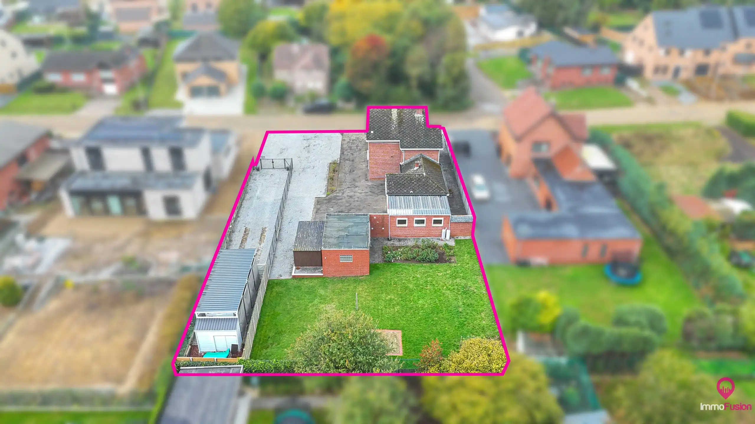 Ruime woning met 3 slaapkamers en zeer breed perceel! foto 46