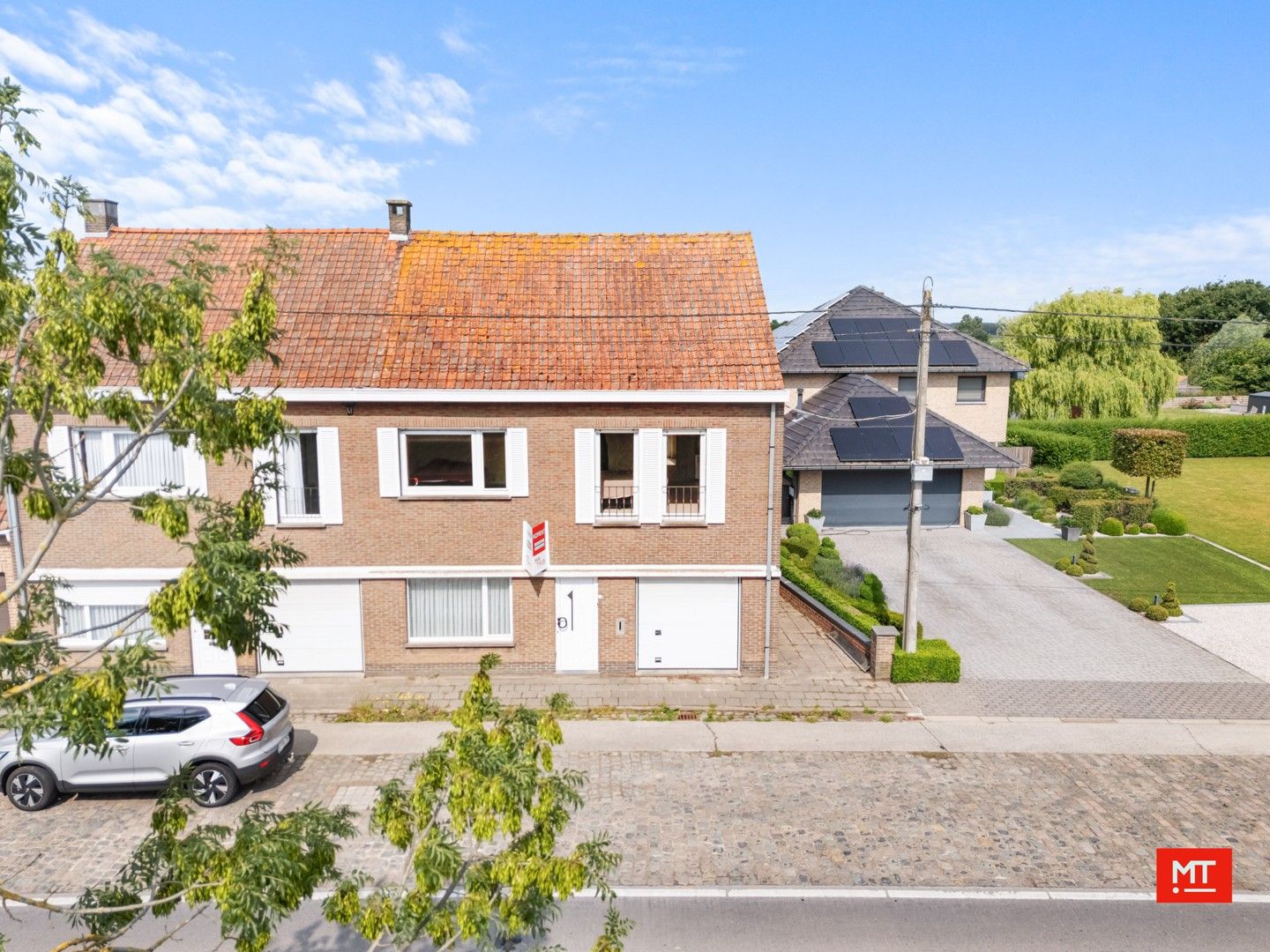 Op te frissen halfopen woning met 4 slaapkamers, tuin en garage foto 18