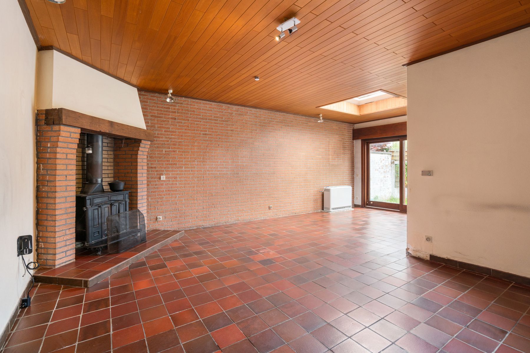 Te renoveren woning met 3 slaapkamers  foto 4
