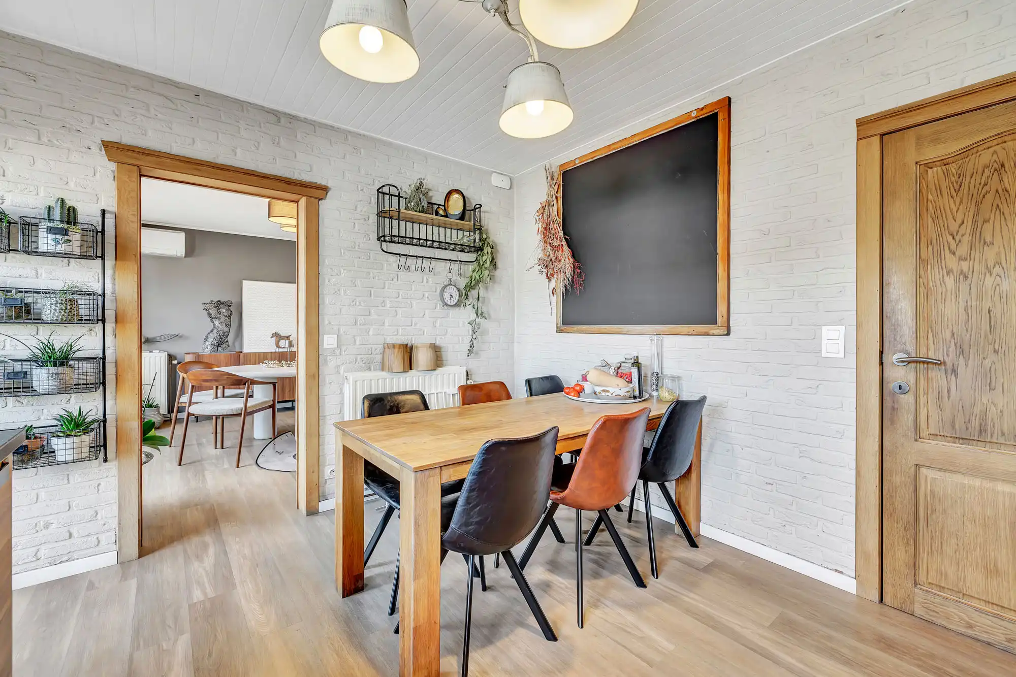 Charmante instapklare woning met 4 slpks, garage en tuin foto 10