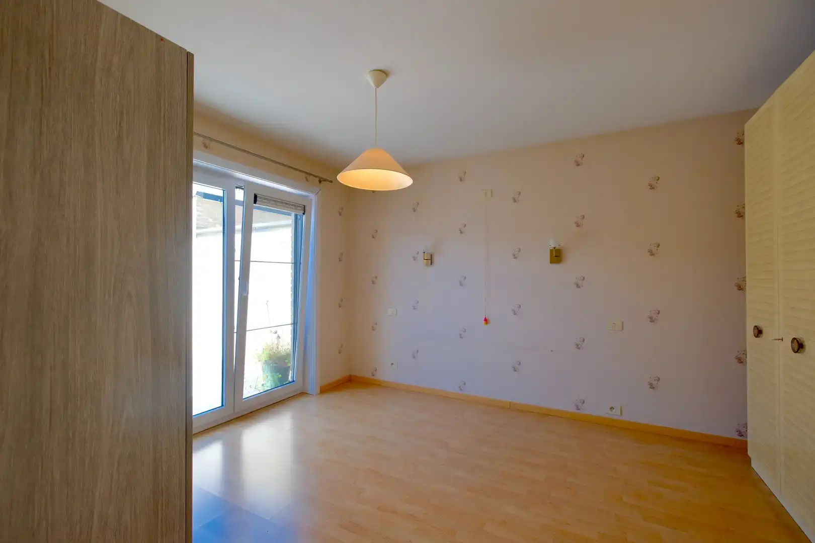 LICHTERVELDE – gelijkvloers app met 1 slpk, binnenkoer en garage foto 6
