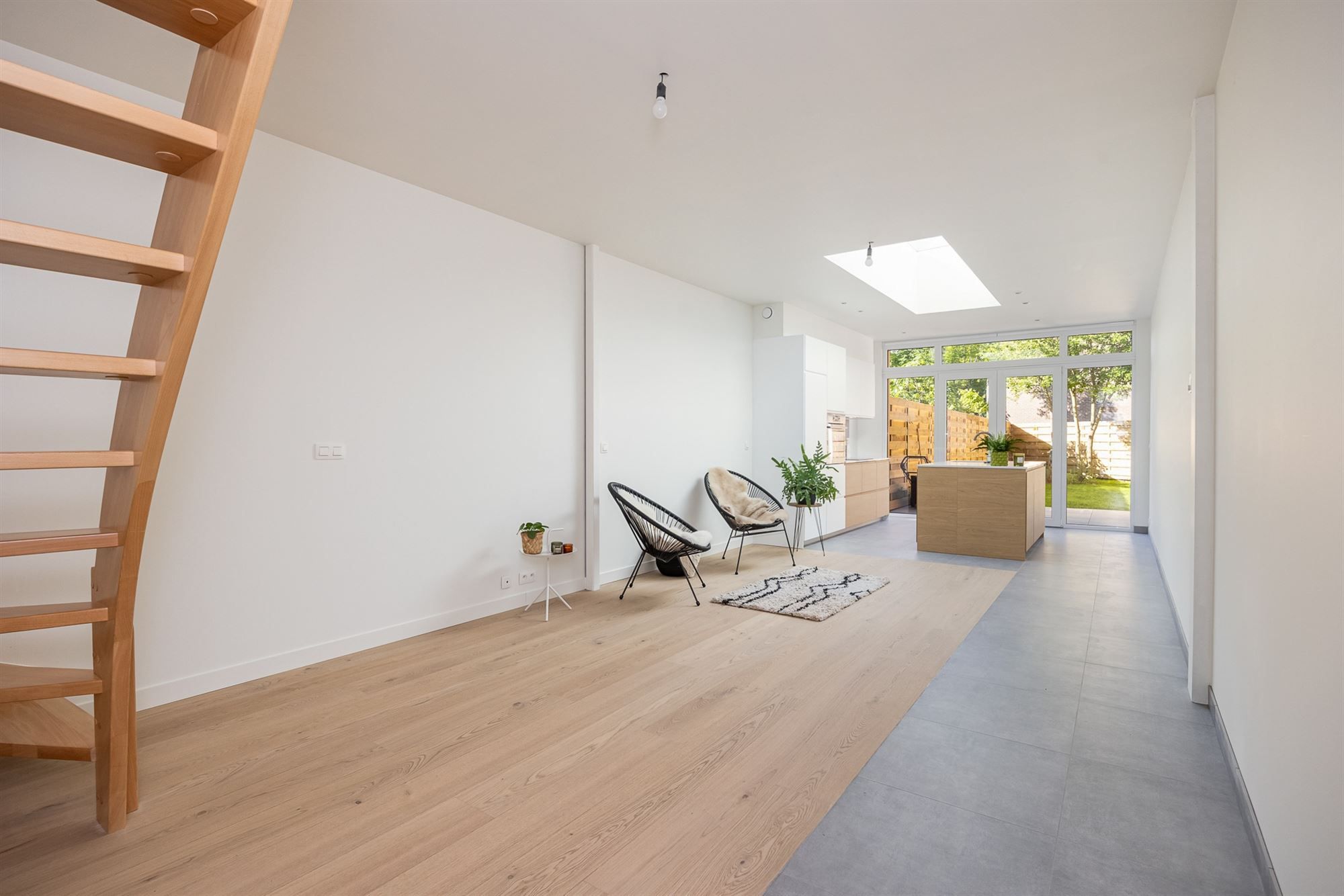 Totaal gerenoveerd huis met tuin en drie slaapkamers foto 6