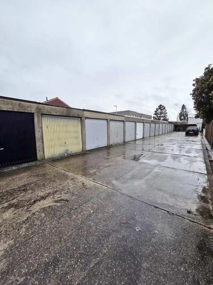 Garagebox in woonwijk foto 7