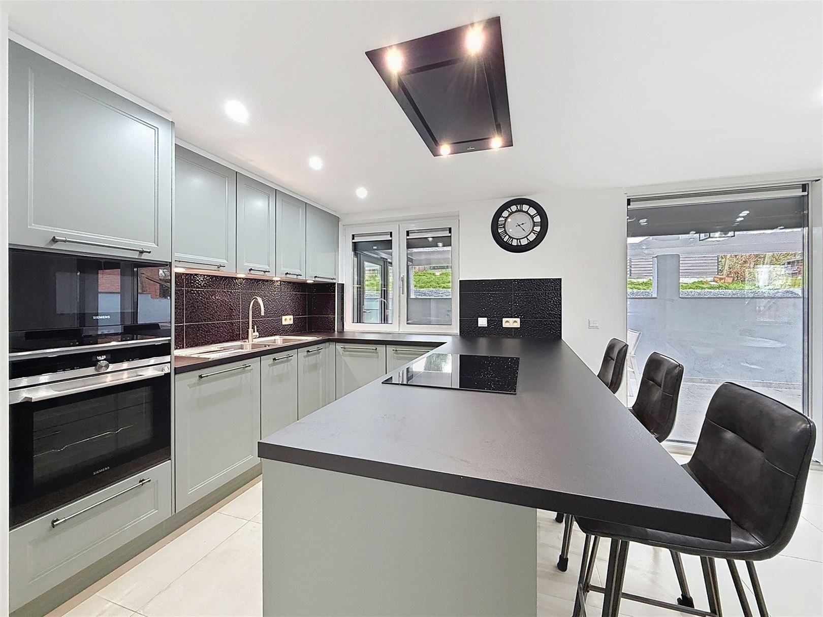 Ruime gerenoveerde woning, 5 slpks, 2 bdks, tuin, 11a 11ca  foto 41