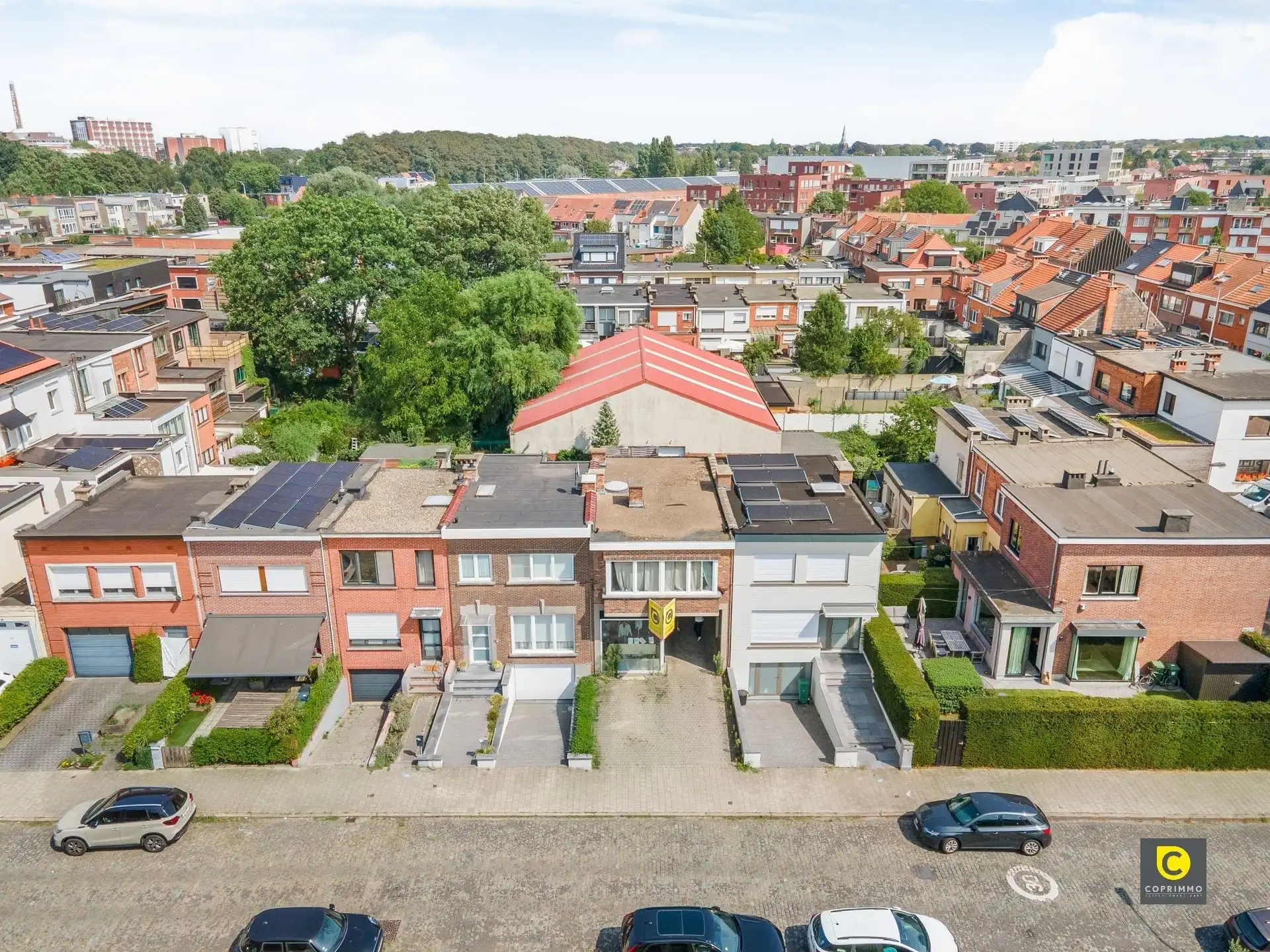 Unieke woning met 450 m² magazijn & showroom foto 2