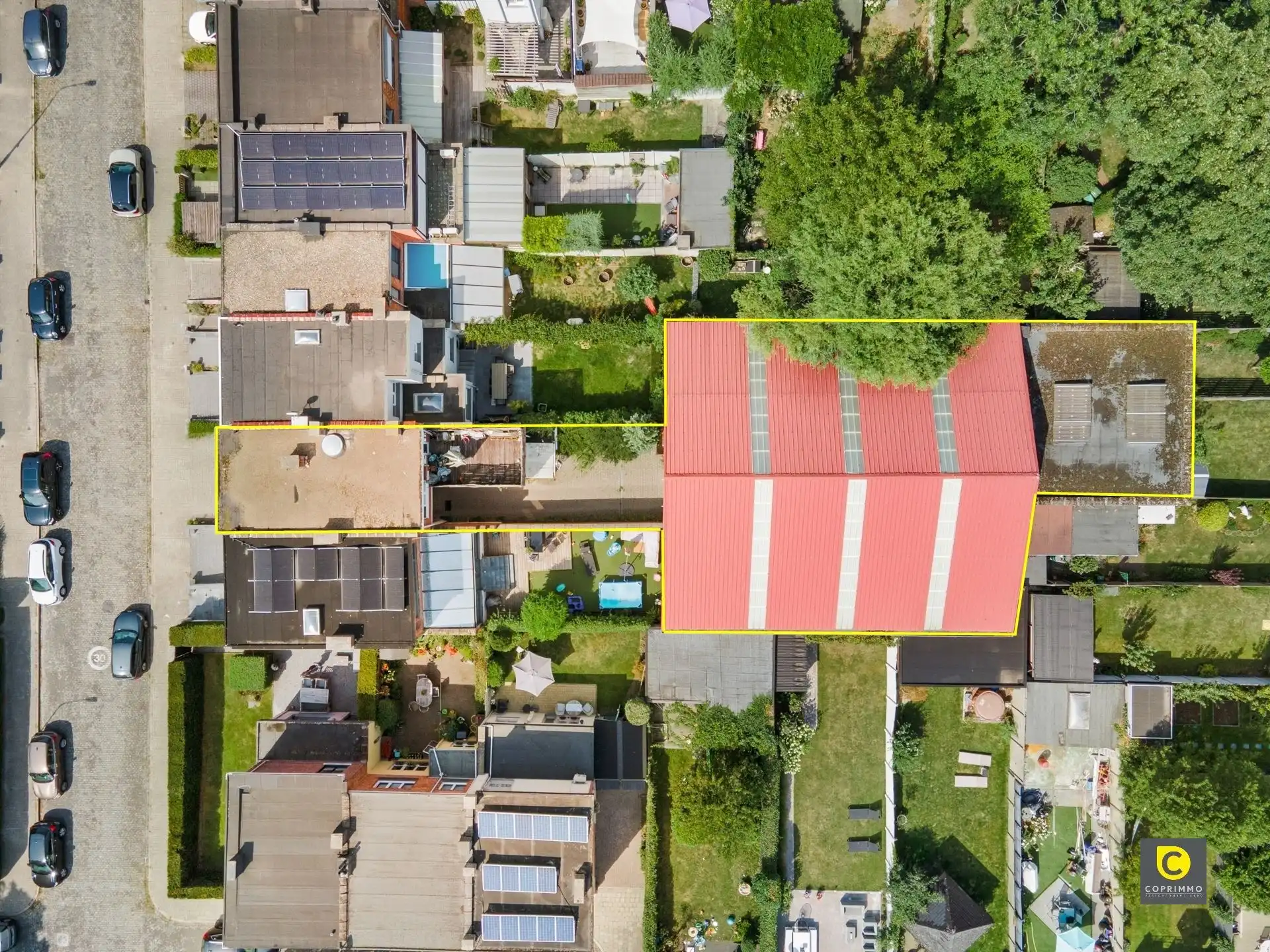 Unieke woning met 450 m² magazijn & showroom foto 2