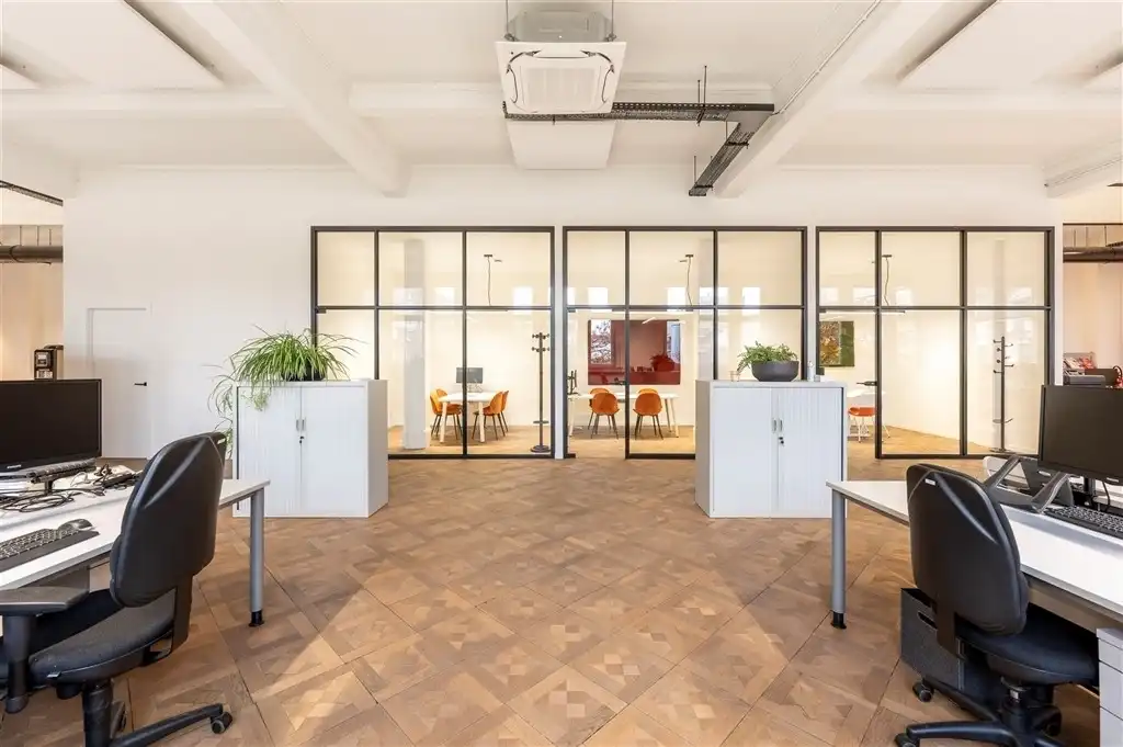 Instapklaar kantoor te huur op unieke locatie - 579m² foto 10