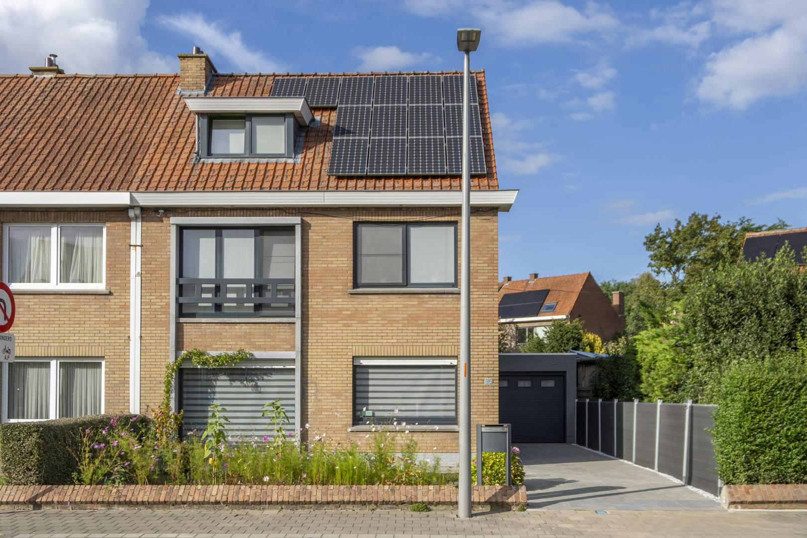 Leuke instapklare woning op een centrale ligging te Kortrijk foto 2