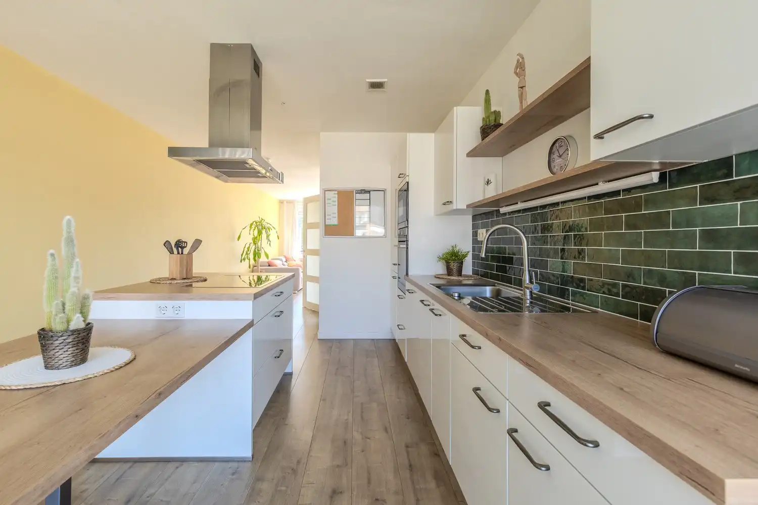 Energiezuinig duplex-appartement met twee slaapkamers, terras en autostaanplaats nabij Maastricht foto 5