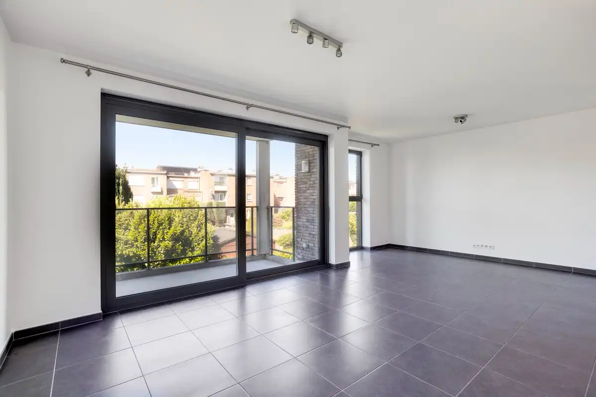 Modern appartement met terras + parkeerplaats + kelder foto 2