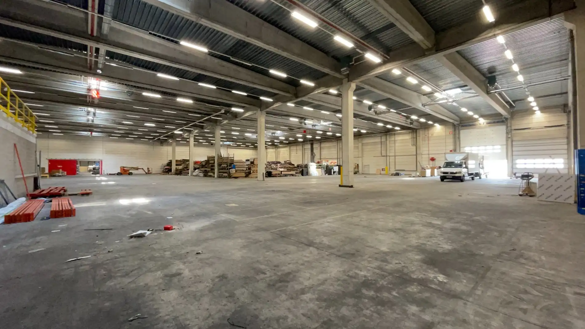 Loods met kantoor te huur nabij E19 in Mechelen foto 22