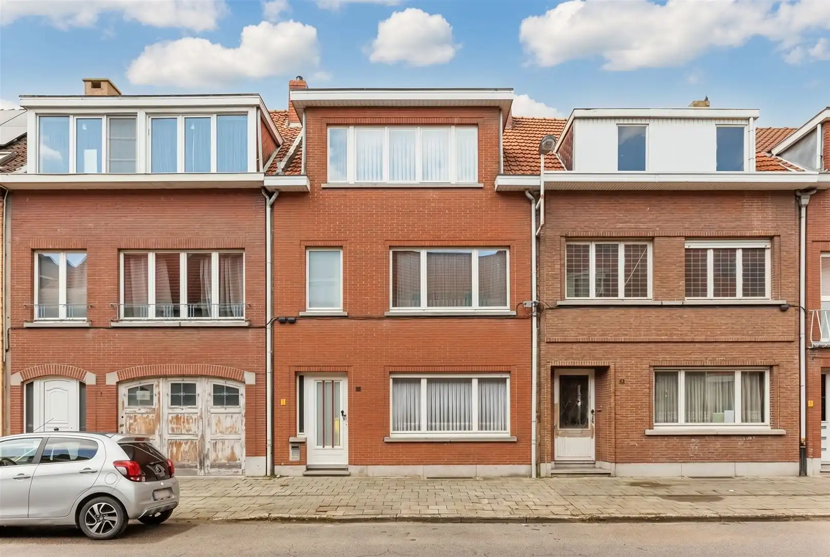 Hoofdfoto van de publicatie: Ruime woning, perfect onderhouden met een zonnige tuin.